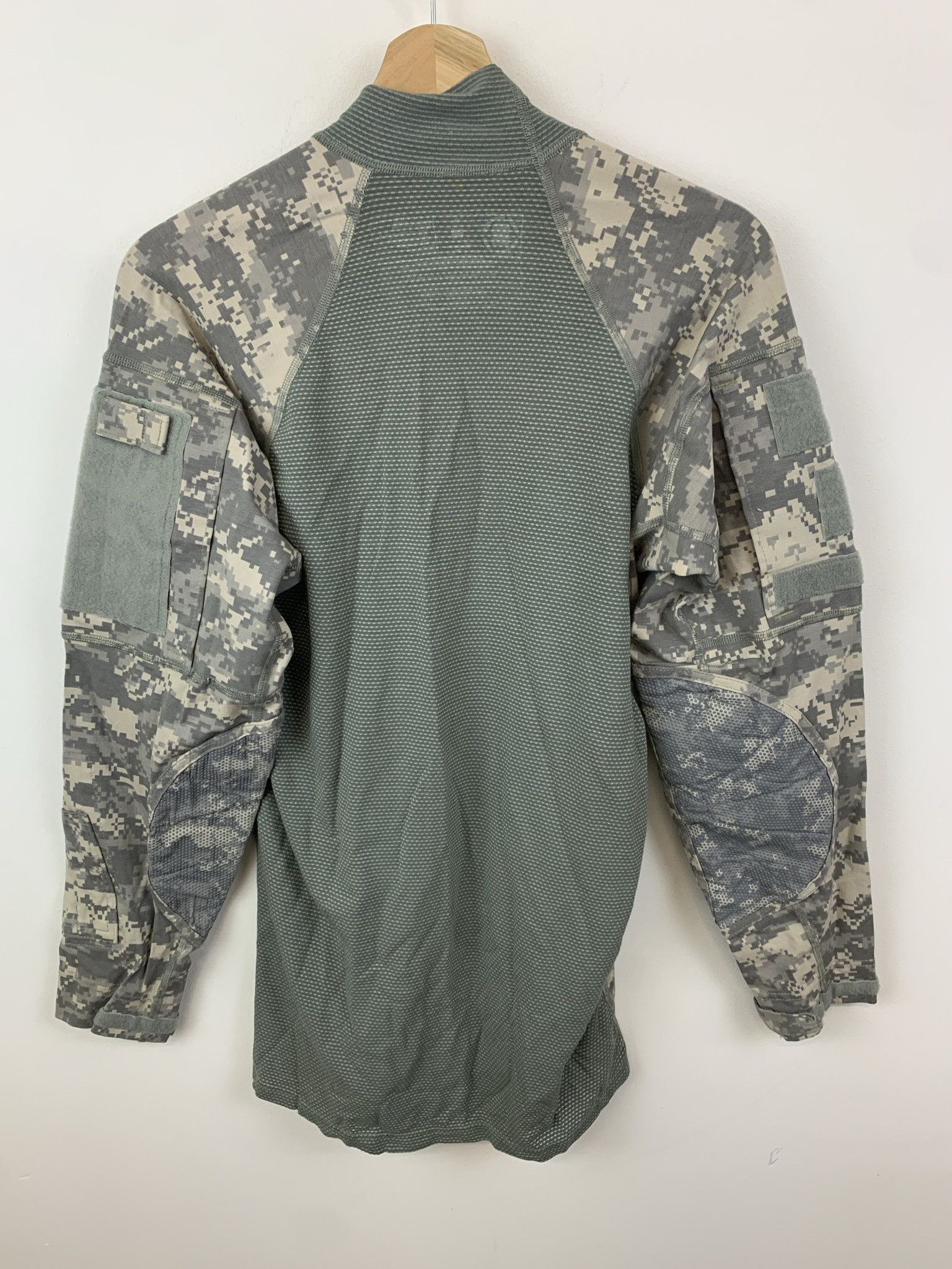 Vintage Vintage Military Combat Shirt Digi Camo Stretch Sleeve Cargo Pocket Shirt Size M Size US M / EU 48-50 / 2 - 4 Thumbnail