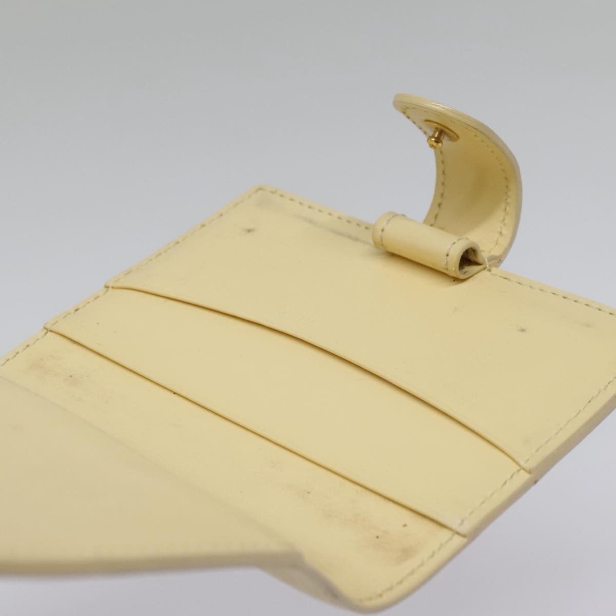 Louis Vuitton Agenda Cover Beige Leather Wallet (Pre-Owned) Size ONE SIZE - 18 Thumbnail
