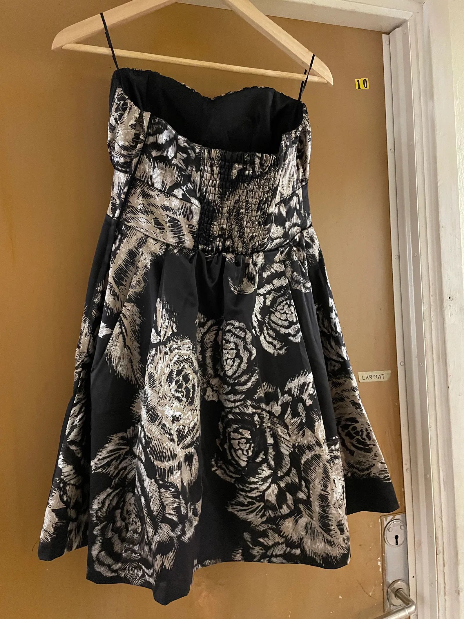 Guess Guess GUESS Back Mae Strapless Satin A-Line Dress Dress Size M / US 6-8 / IT 42-44 - 5 Thumbnail