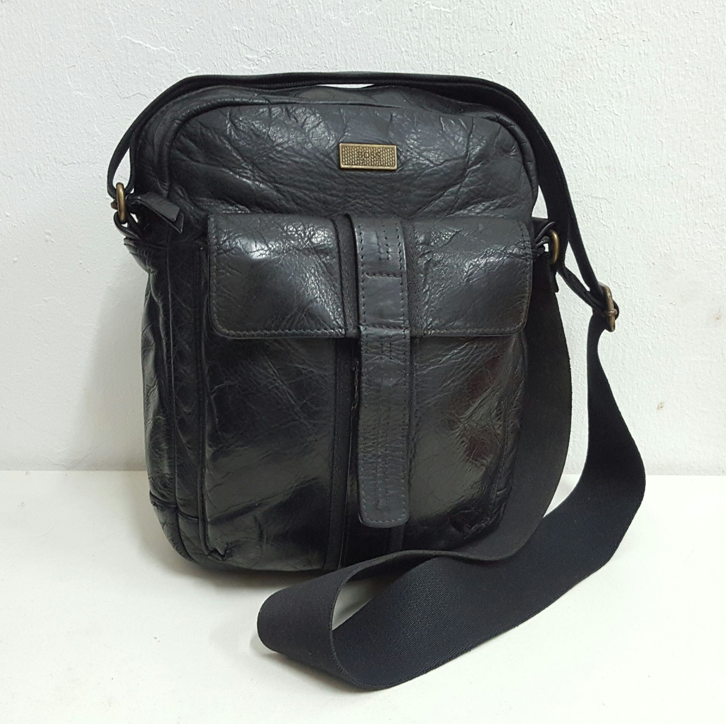 Hugo Boss Hugo Boss Leather Slingbag Size ONE SIZE - 1 Thumbnail
