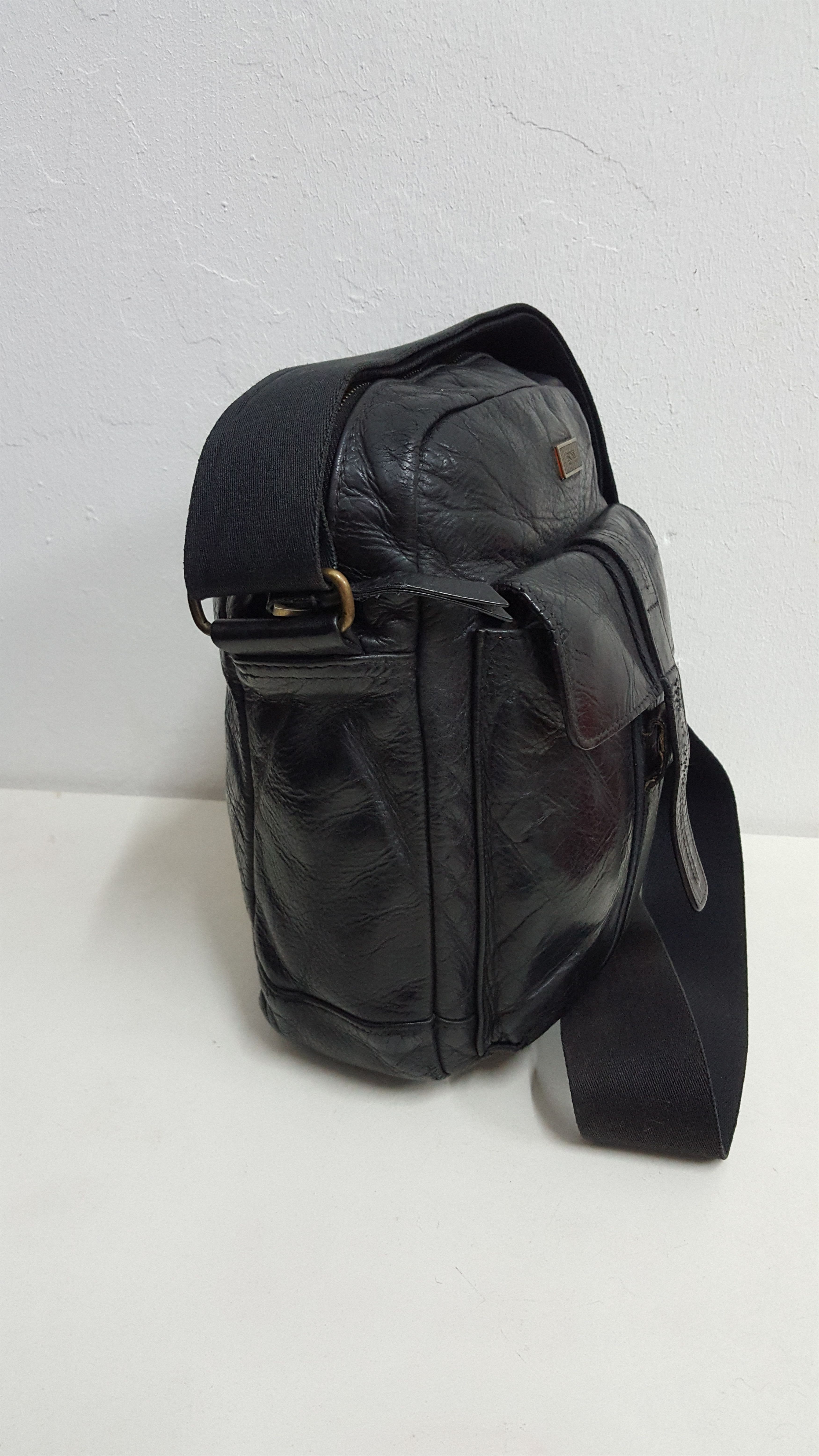 Hugo Boss Hugo Boss Leather Slingbag Size ONE SIZE - 5 Thumbnail