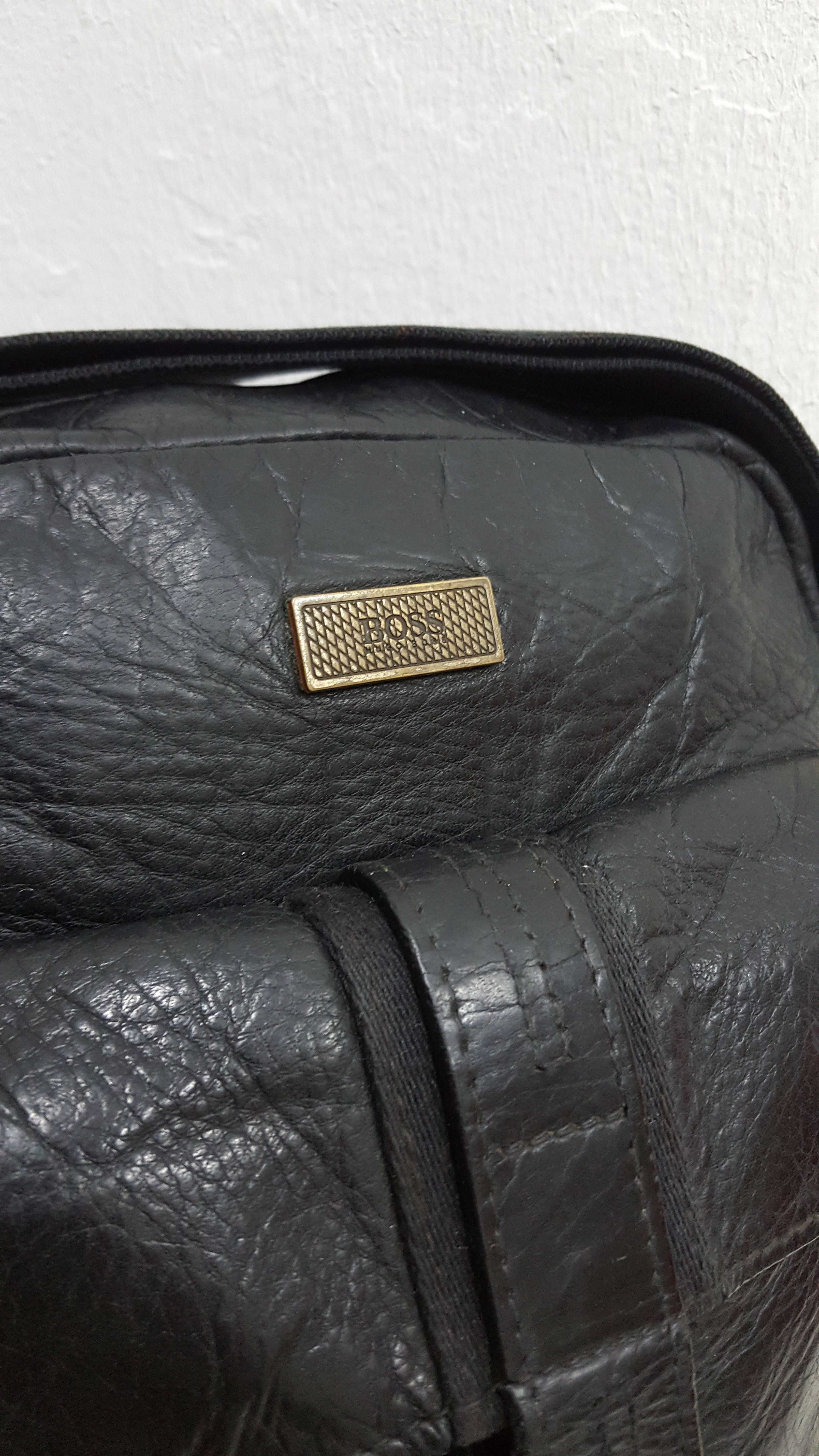 Hugo Boss Hugo Boss Leather Slingbag Size ONE SIZE - 9 Thumbnail