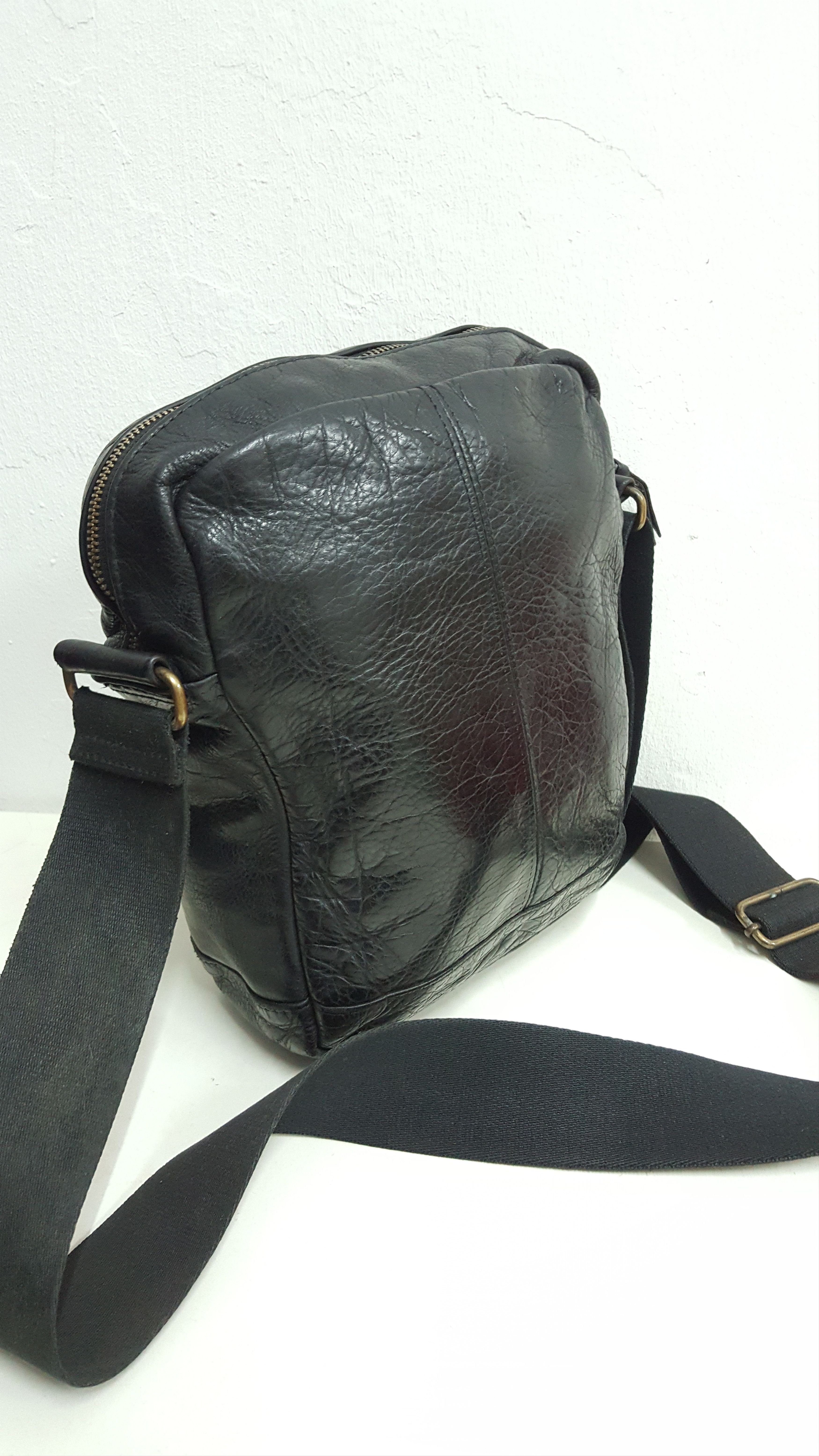 Hugo Boss Hugo Boss Leather Slingbag Size ONE SIZE - 2 Thumbnail