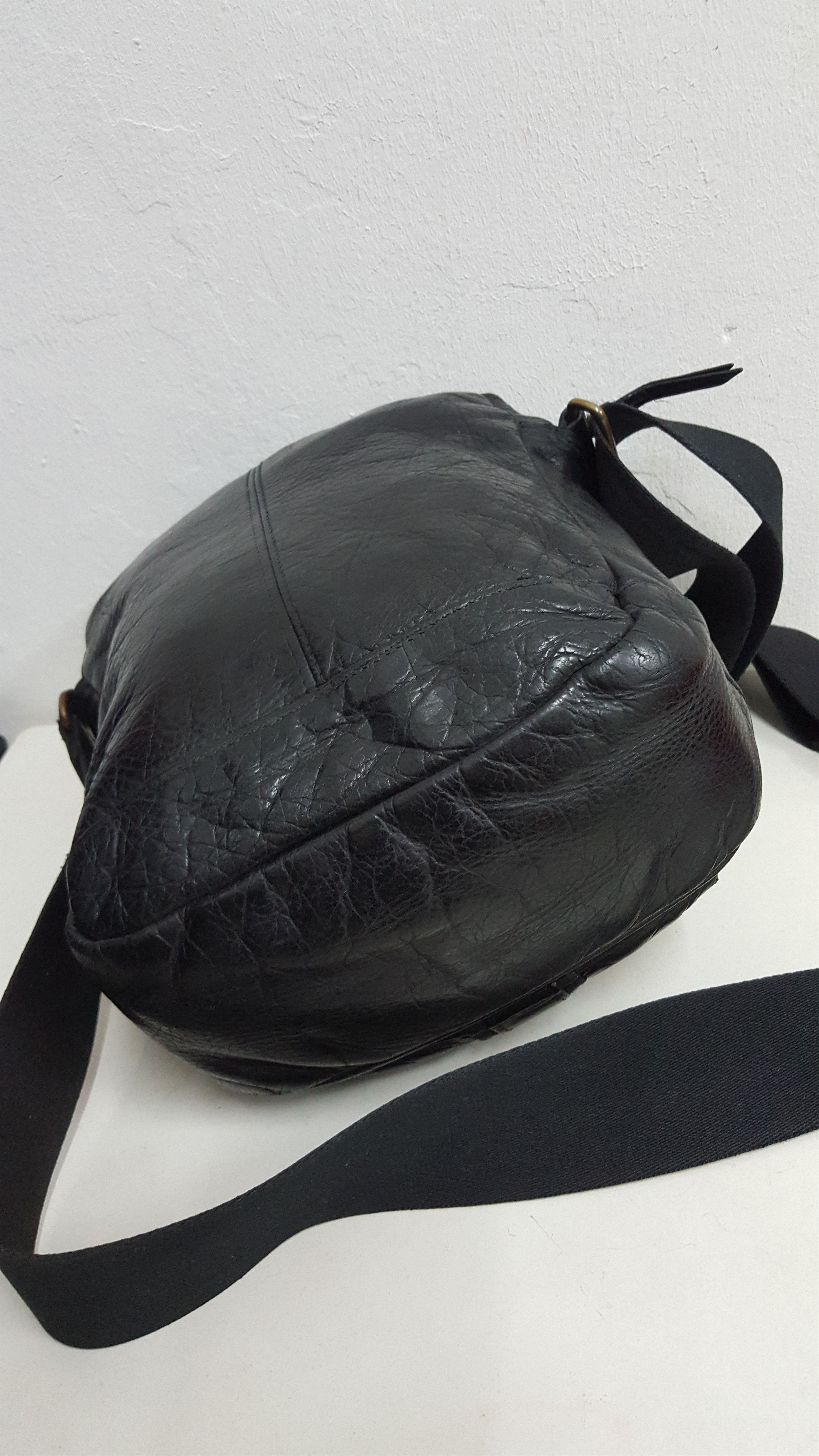 Hugo Boss Hugo Boss Leather Slingbag Size ONE SIZE - 7 Thumbnail