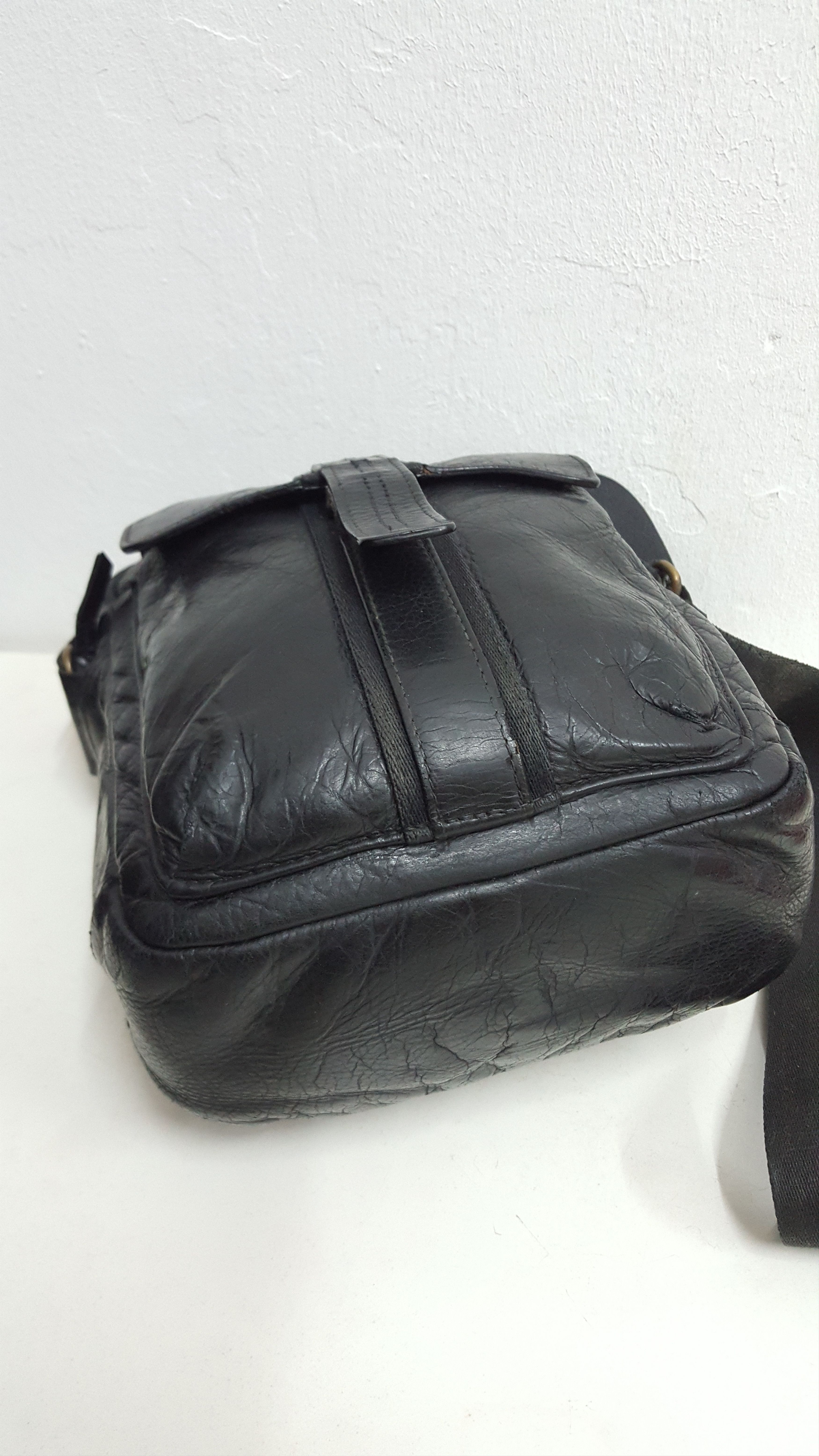 Hugo Boss Hugo Boss Leather Slingbag Size ONE SIZE - 4 Thumbnail