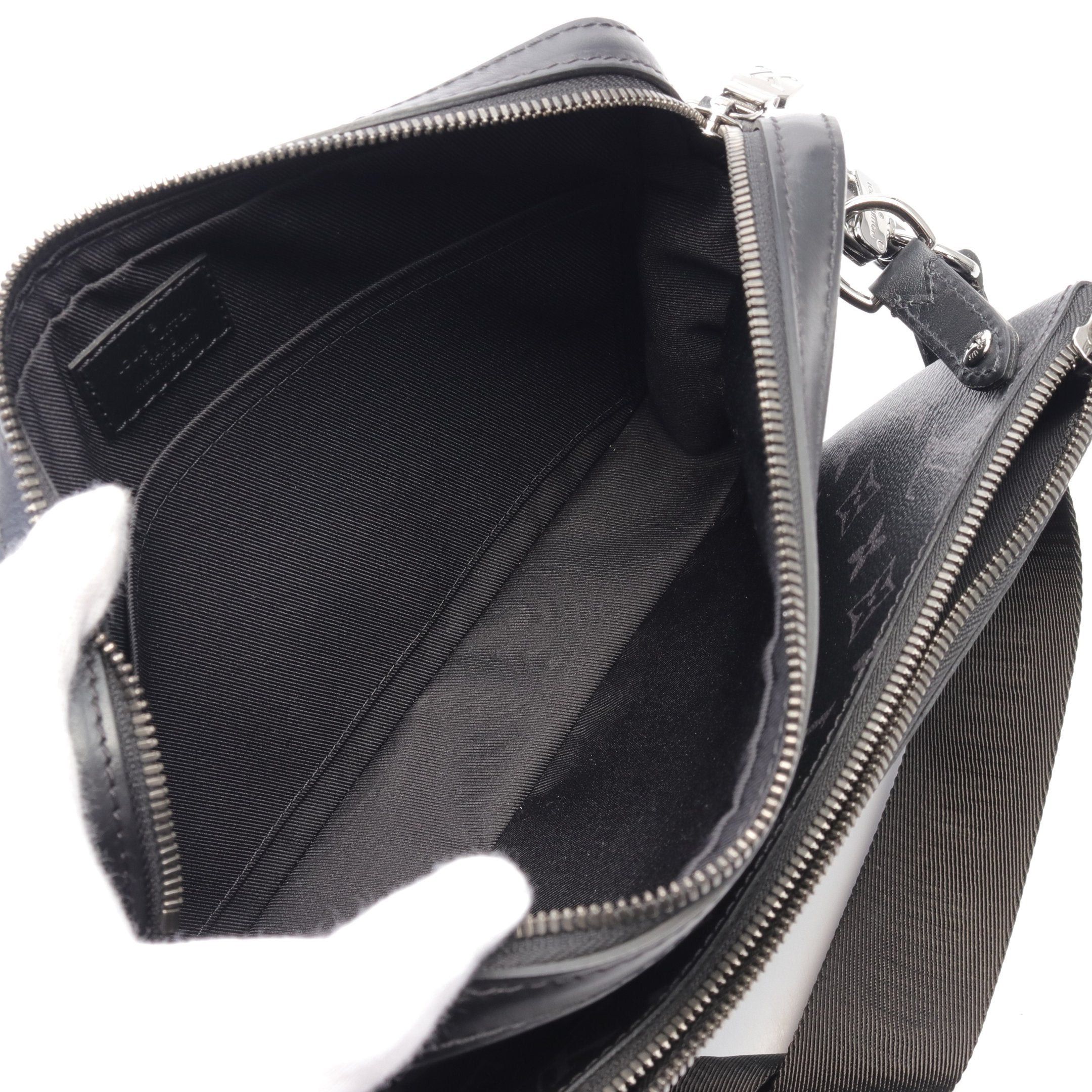 Louis Vuitton Louis Vuitton Trio Messenger Monogram Eclipse Shoulder Bag Leather Black Gray Size ONE SIZE - 3 Thumbnail
