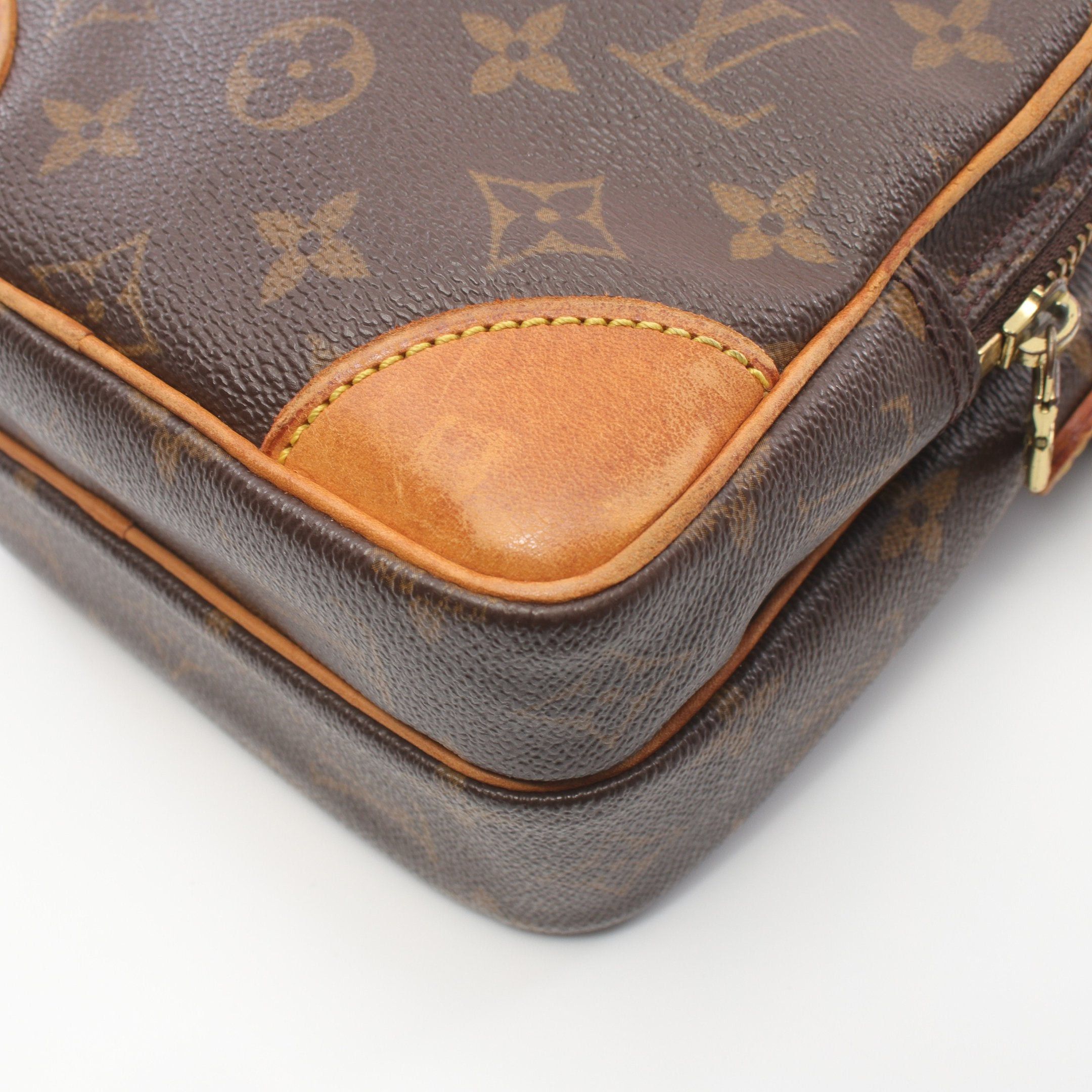 Louis Vuitton Louis Vuitton Amazon Monogram Shoulder Bag Leather Brown Size ONE SIZE - 6 Thumbnail