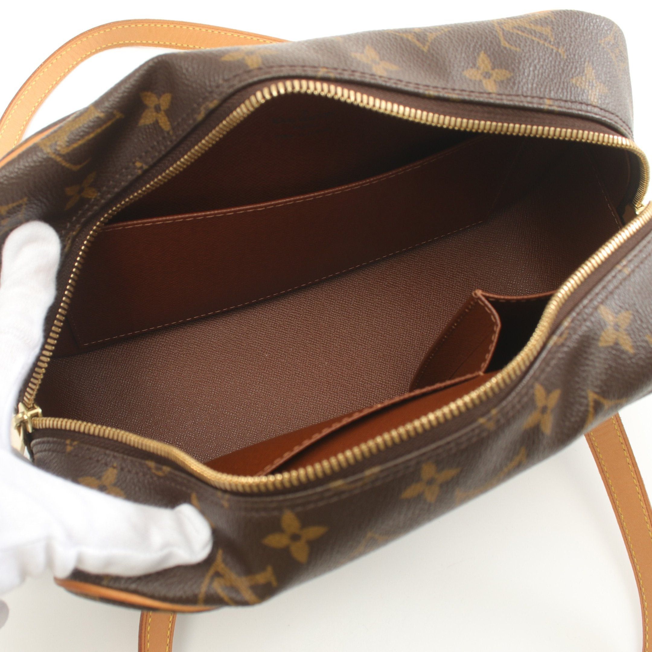 Louis Vuitton Louis Vuitton Cite Mm Monogram Shoulder Bag Leather Brown Size ONE SIZE - 3 Thumbnail