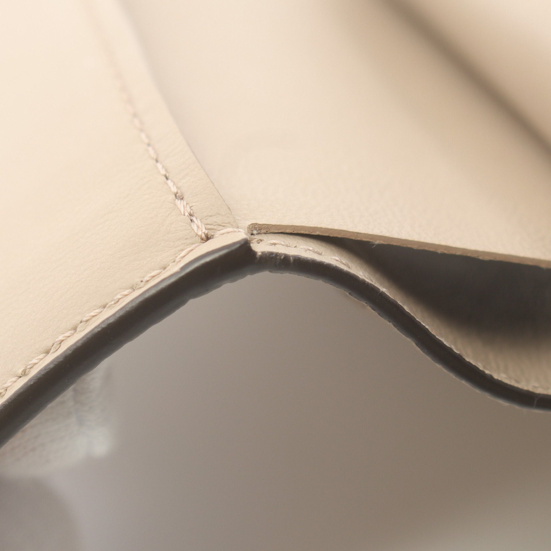 Louis Vuitton Louis Vuitton Portefeuil Claire Monogram Mahina Carré Bi-Fold Wallet Leather Gray Beige Size ONE SIZE - 6 Thumbnail
