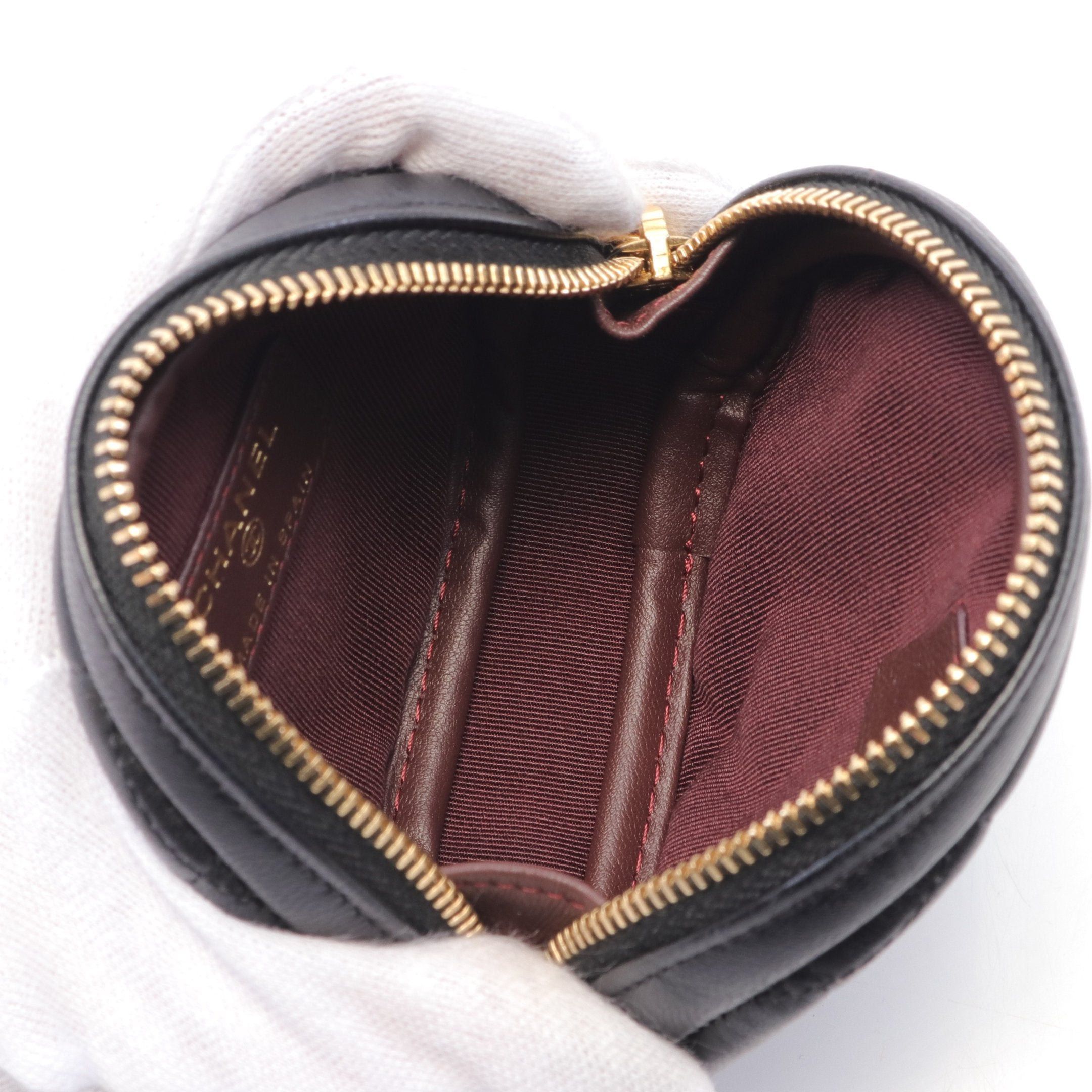 Chanel Chanel Matelasse Pouch Lambskin Black Gold Hardware Size ONE SIZE - 3 Thumbnail