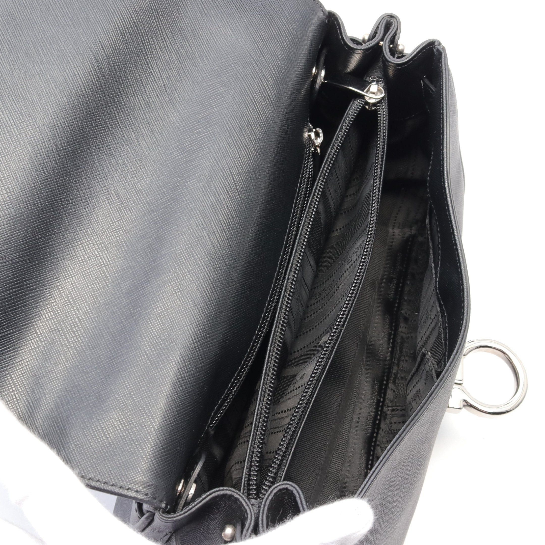 Salvatore Ferragamo Salvatore Ferragamo Gancini Handbag Leather Black Size ONE SIZE - 3 Thumbnail