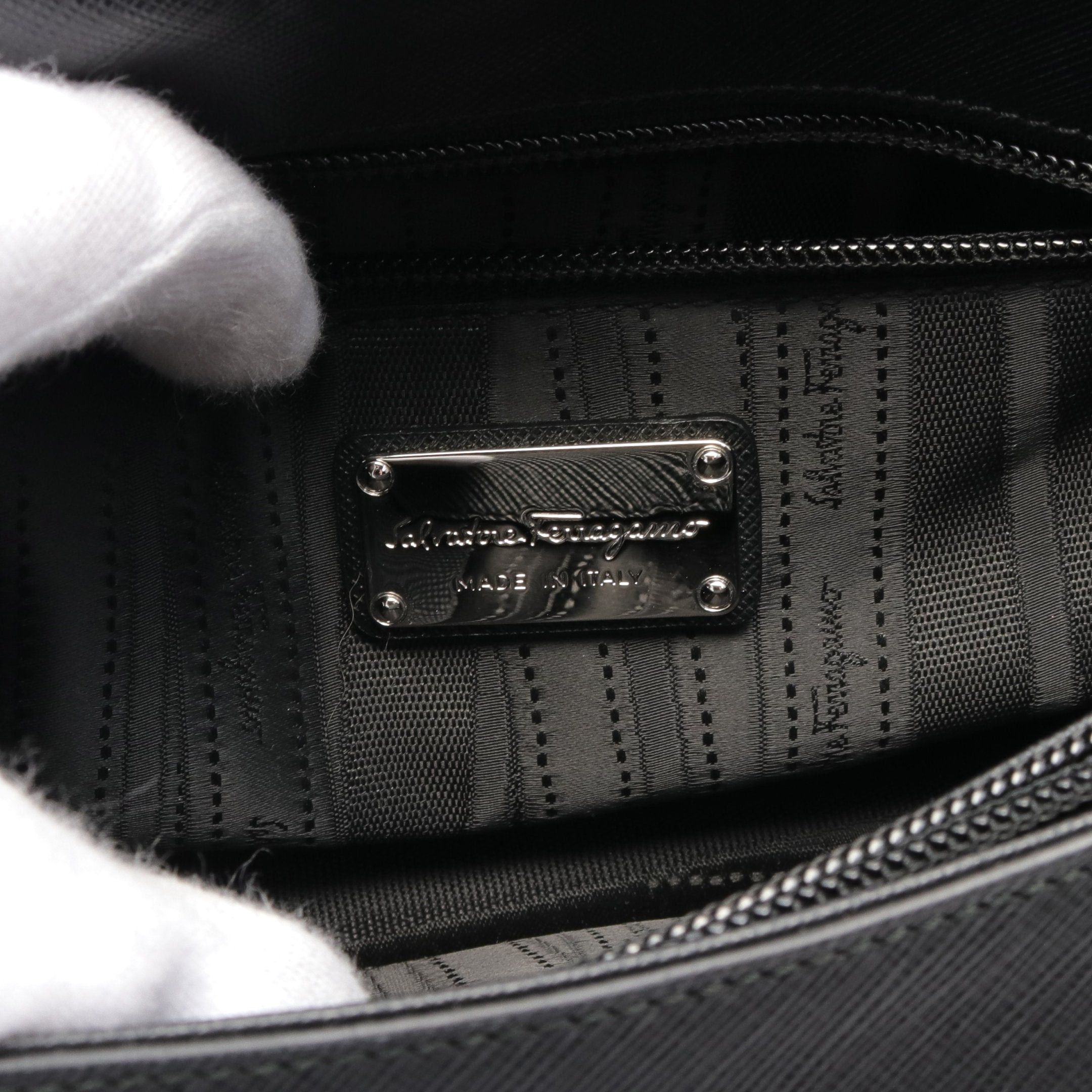 Salvatore Ferragamo Salvatore Ferragamo Gancini Handbag Leather Black Size ONE SIZE - 4 Thumbnail
