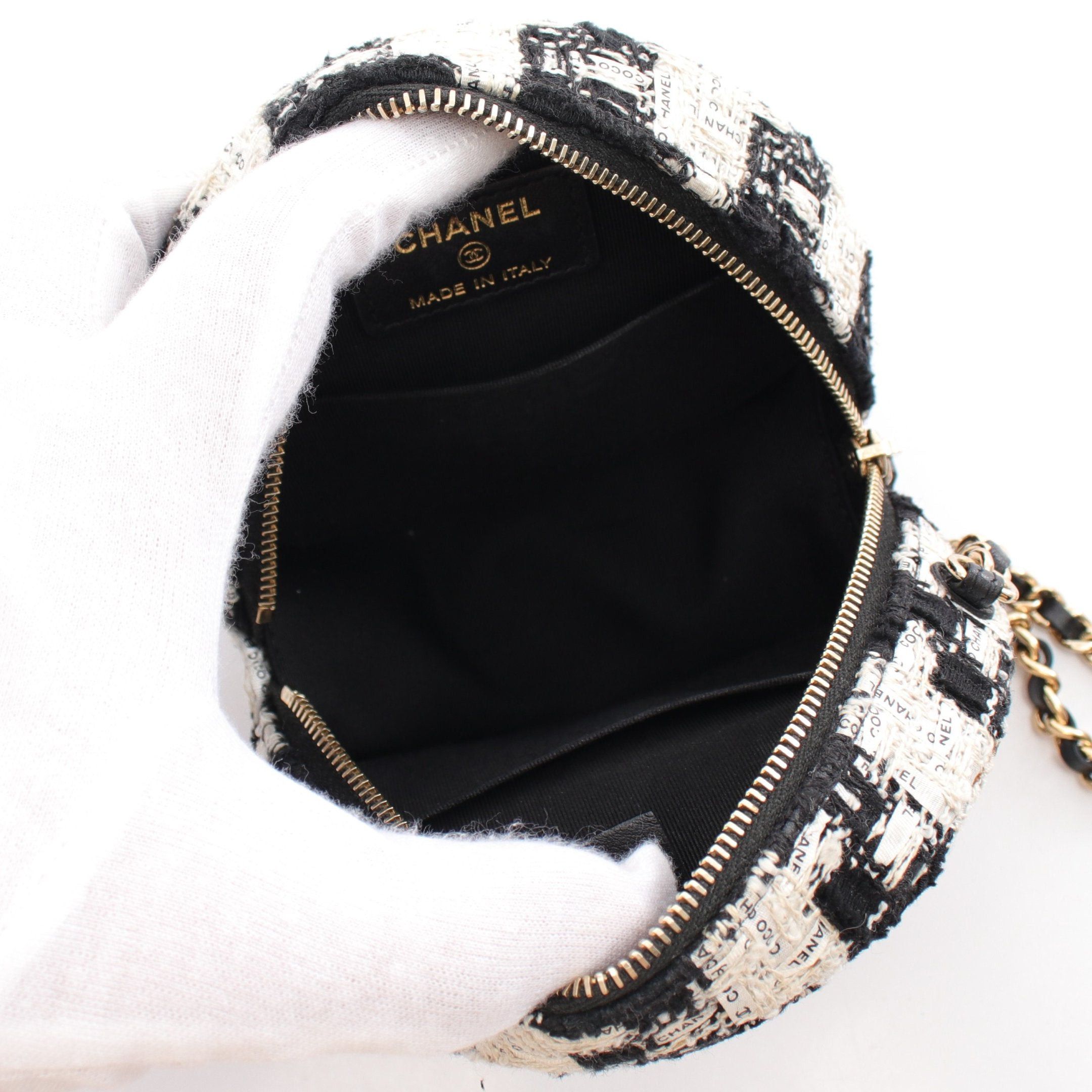 Chanel Chanel Matelasse Chain Shoulder Bag Tweed Black White Gold Hardware Size ONE SIZE - 3 Thumbnail