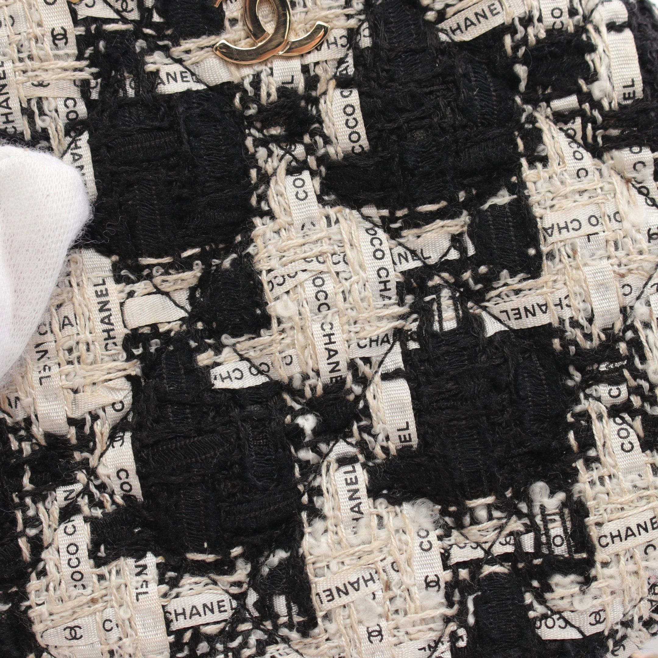 Chanel Chanel Matelasse Chain Shoulder Bag Tweed Black White Gold Hardware Size ONE SIZE - 7 Thumbnail