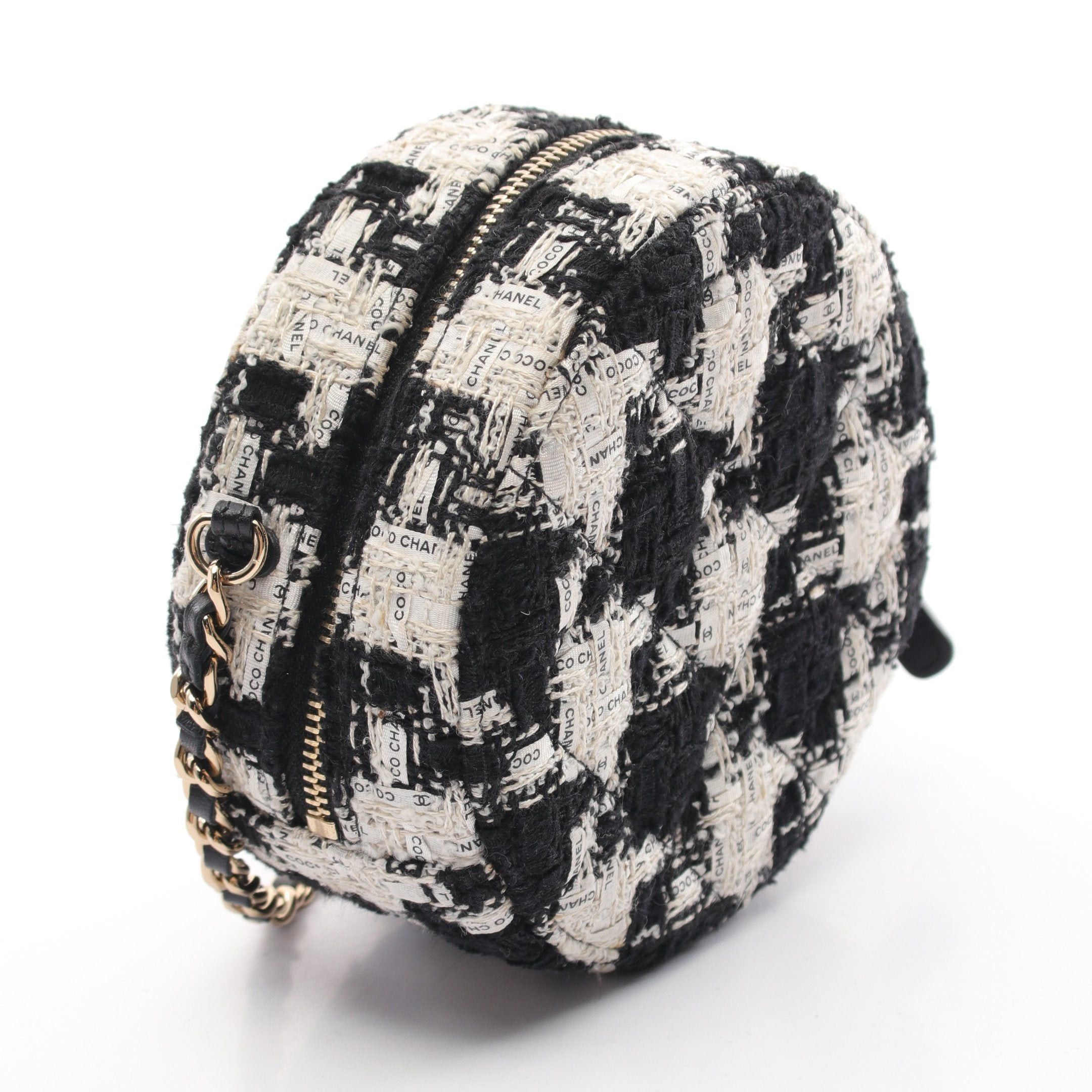 Chanel Chanel Matelasse Chain Shoulder Bag Tweed Black White Gold Hardware Size ONE SIZE - 2 Thumbnail