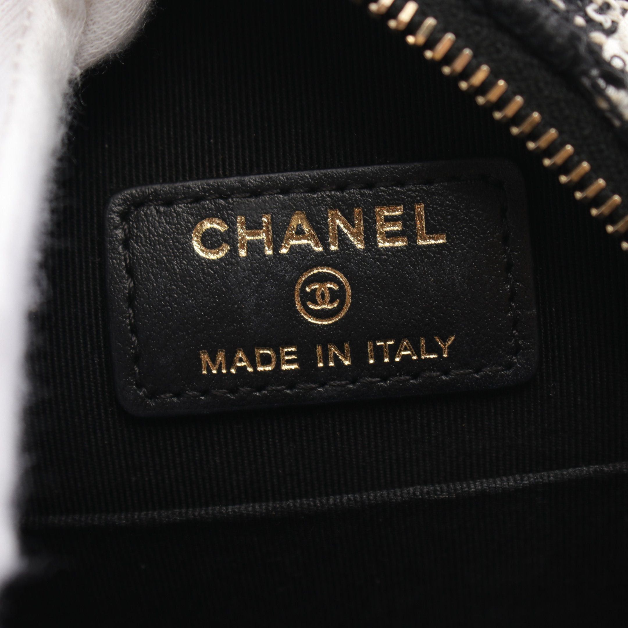 Chanel Chanel Matelasse Chain Shoulder Bag Tweed Black White Gold Hardware Size ONE SIZE - 4 Thumbnail