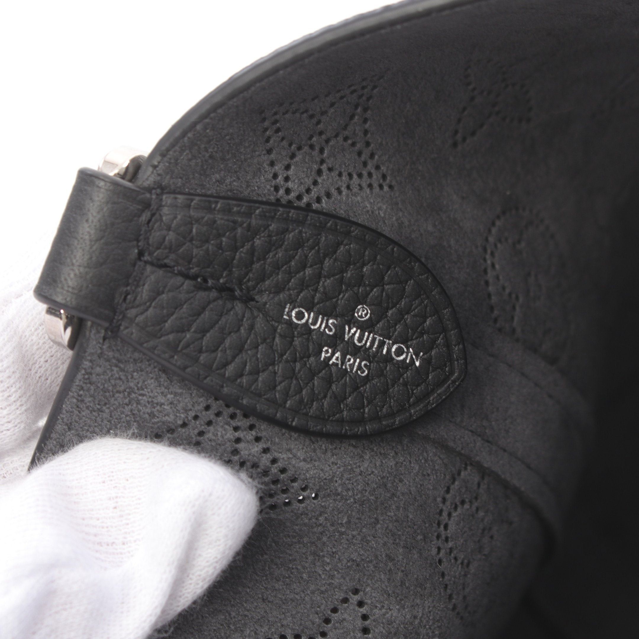 Louis Vuitton Louis Vuitton Blossom Pm Mahina Noir Handbag Leather Black Size ONE SIZE - 4 Thumbnail