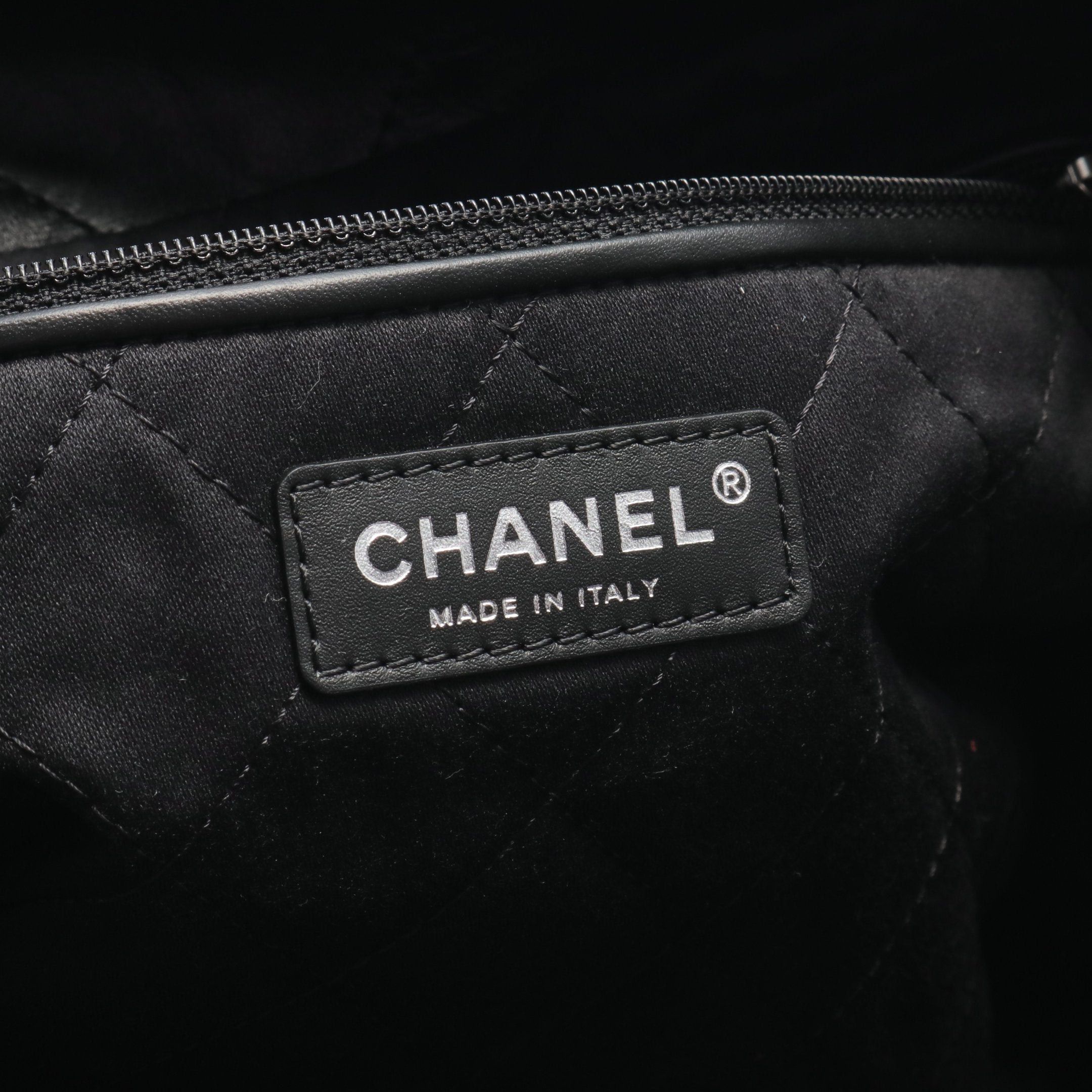 Chanel Chanel Chanel 22 Chain Shoulder Bag Tote Leather Black Silver Hardware Size ONE SIZE - 4 Thumbnail