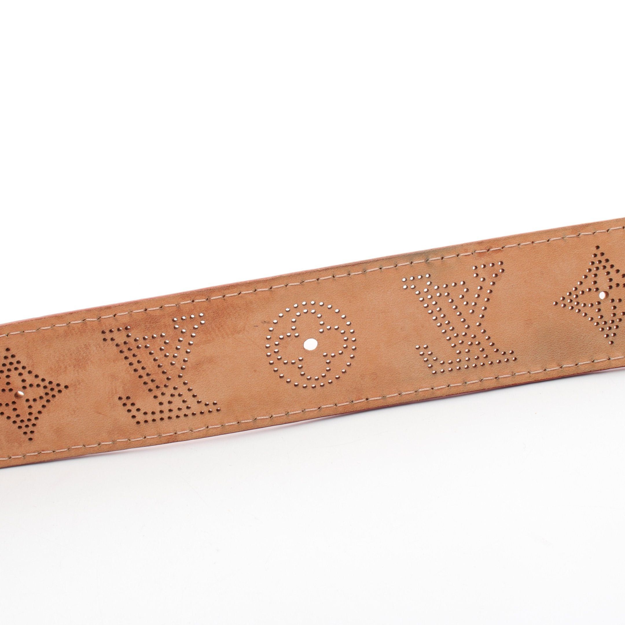 Louis Vuitton Louis Vuitton Ceinture Perfo Monogram Mahina Belt Leather Beige Size ONE SIZE - 7 Thumbnail