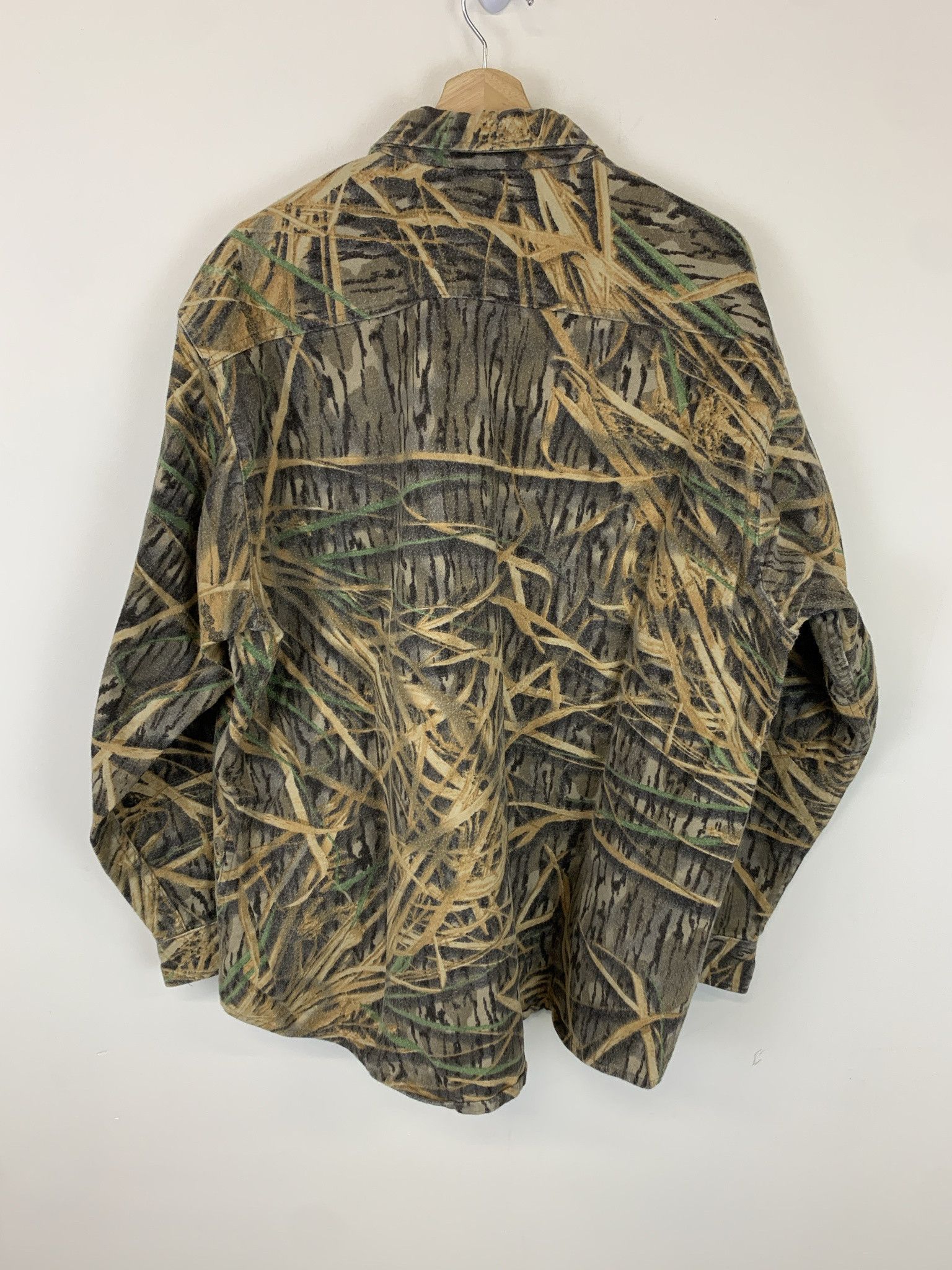 Flannel × Vintage Vintage 1990s Realtree Reed Camo Thick Chamois Flannel Size XXL Size US XXL / EU 58 / 5 - 3 Thumbnail