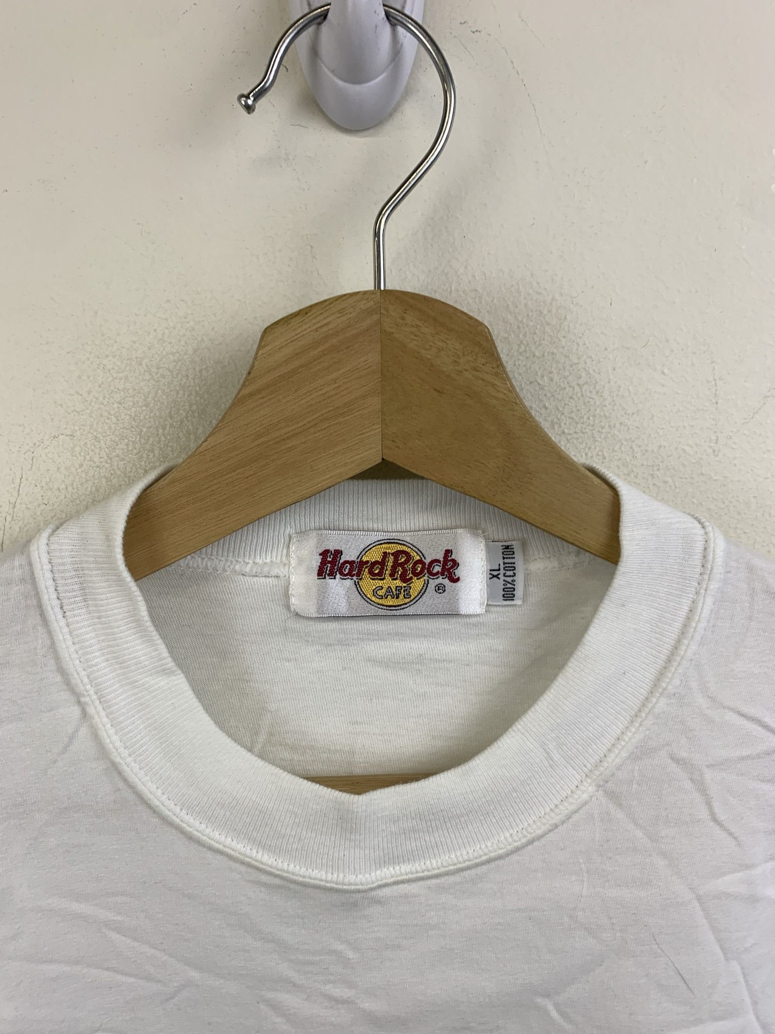 Hard Rock Cafe Vintage Hard Rock Cafe Singapore Tee Shirt Size XL Size US XL / EU 56 / 4 - 2 Thumbnail