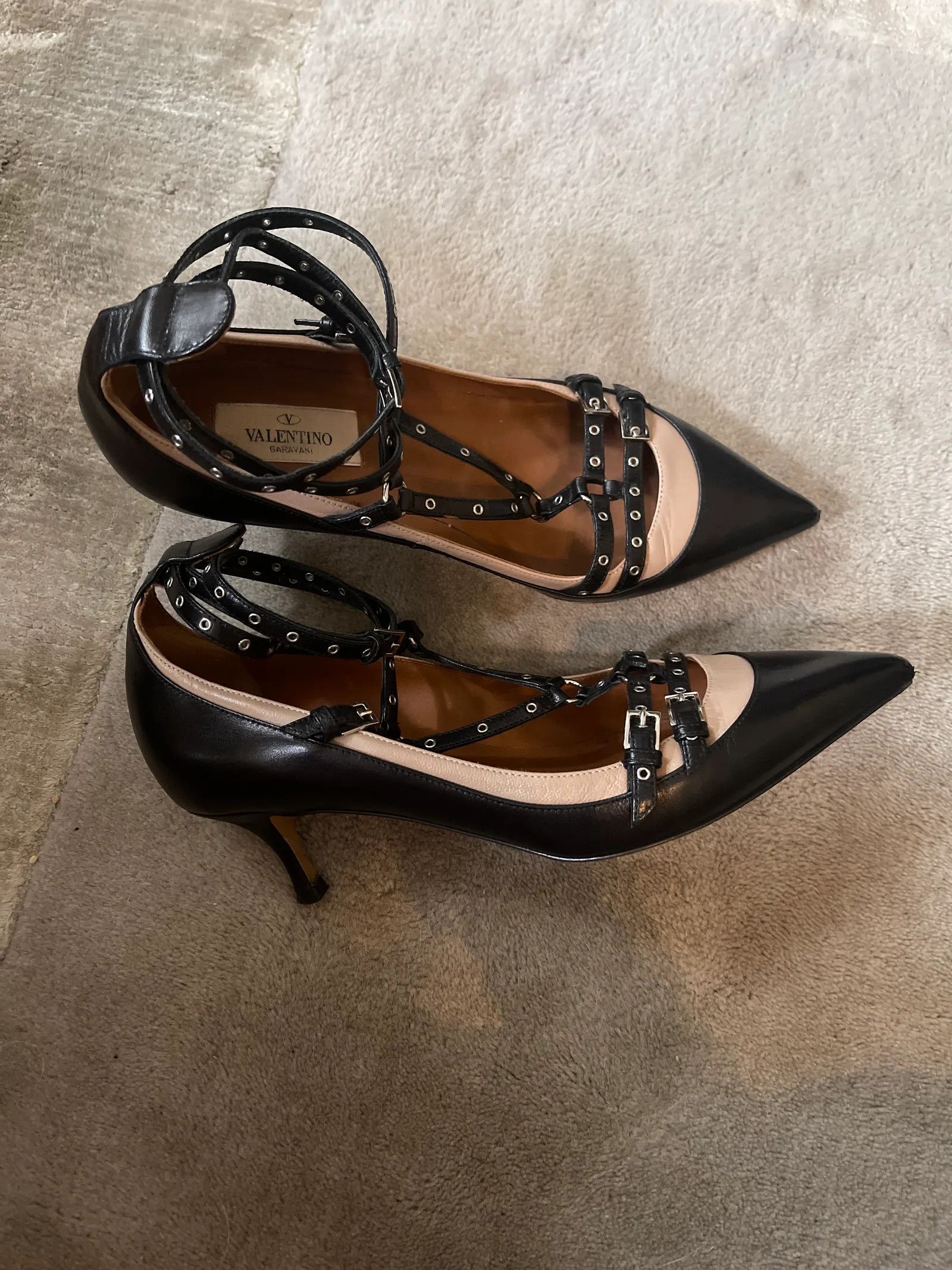Valentino Valentino Heels Size US 7 / IT 37 - 2 Thumbnail