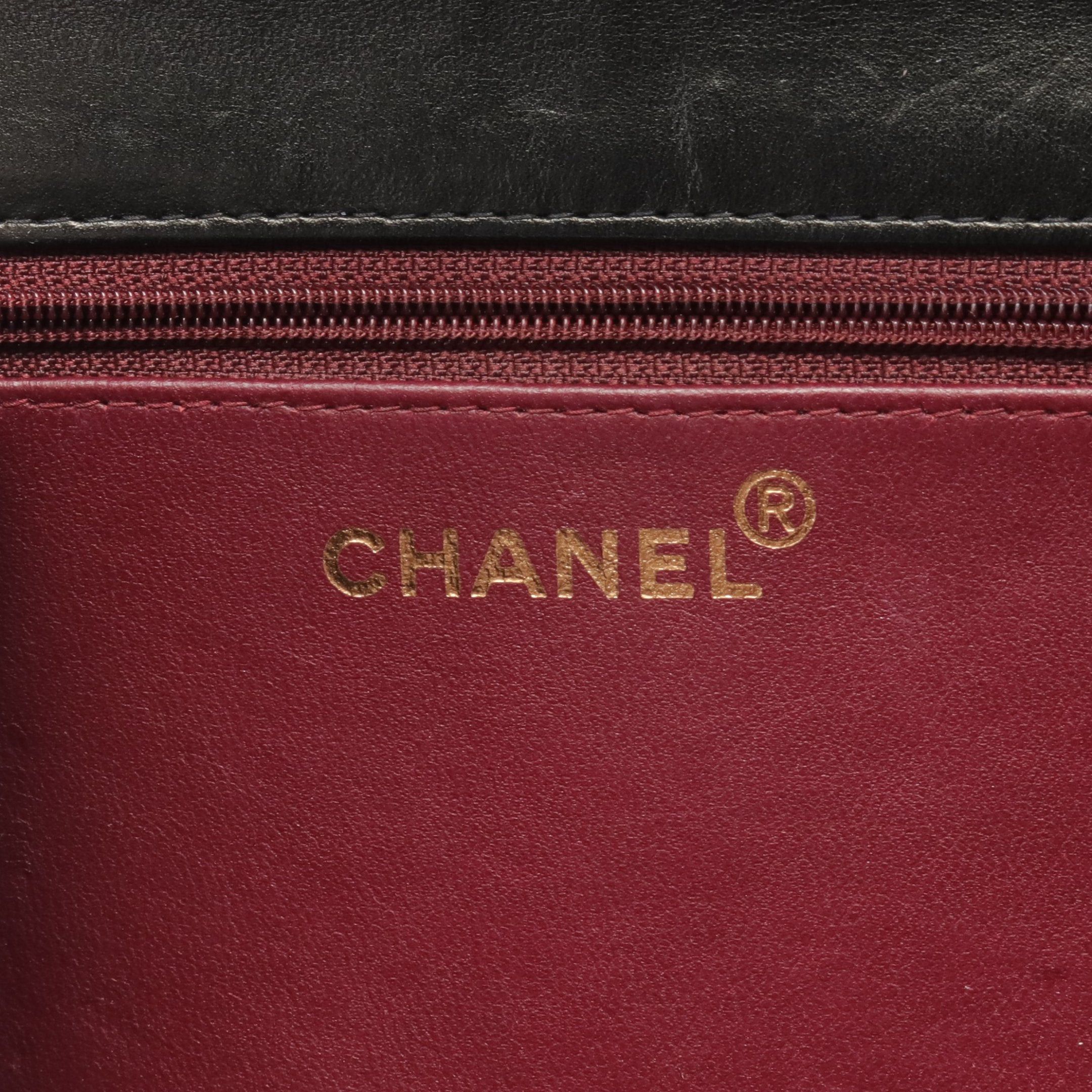 Chanel Chanel Matelasse Chain Shoulder Bag Lambskin Black Gold Hardware Size ONE SIZE - 4 Thumbnail