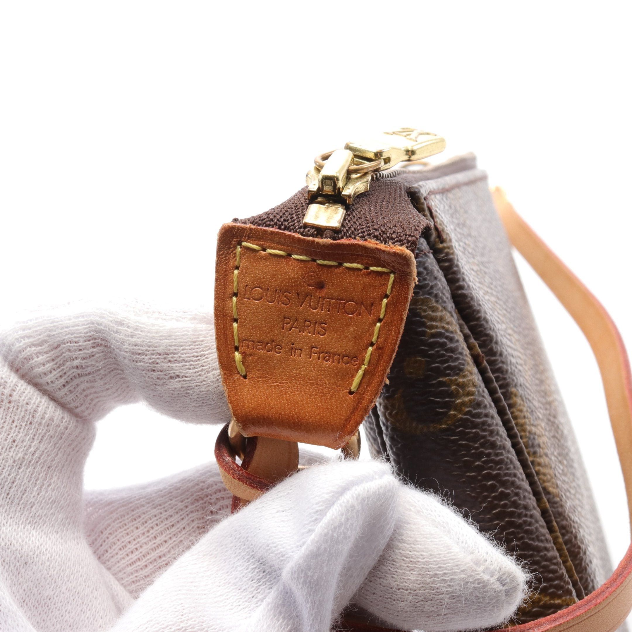 Louis Vuitton Louis Vuitton Pochette Accessoires Monogram Handbag Leather Brown Size ONE SIZE - 4 Thumbnail