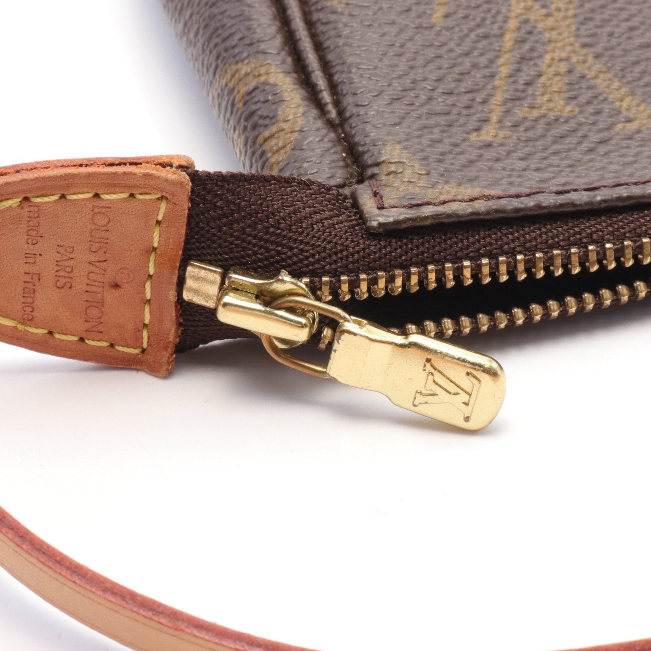 Louis Vuitton Louis Vuitton Pochette Accessoires Monogram Handbag Leather Brown Size ONE SIZE - 6 Thumbnail