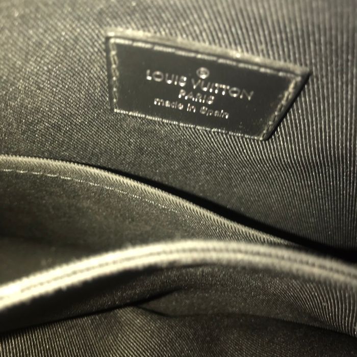 Louis Vuitton - District PM Messenger Bag - Leather - Vert Laurier - Men - Luxury