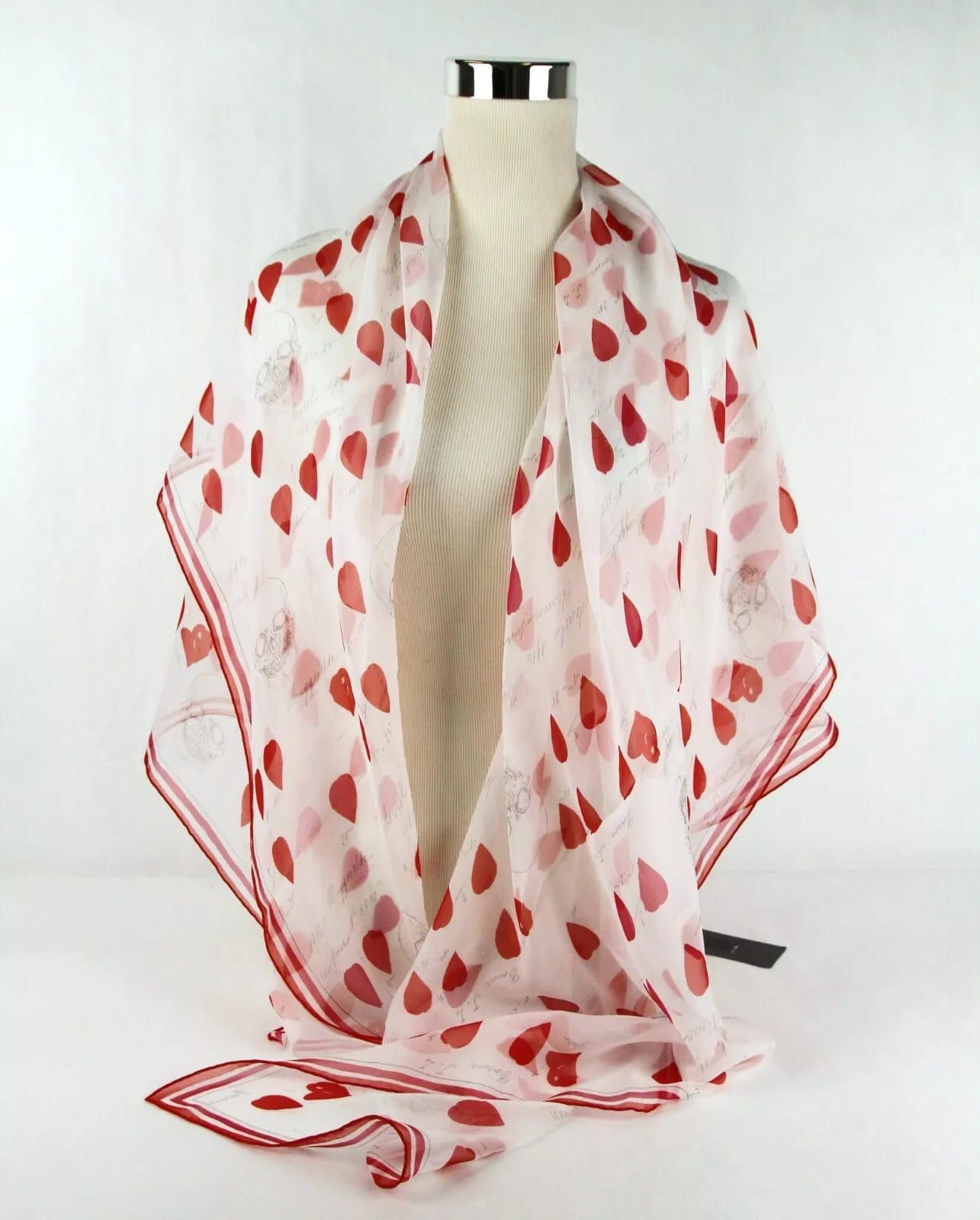 Alexander McQueen Red Chiffon Silk Petal Skull Print Shawl Size ONE SIZE - 4 Thumbnail