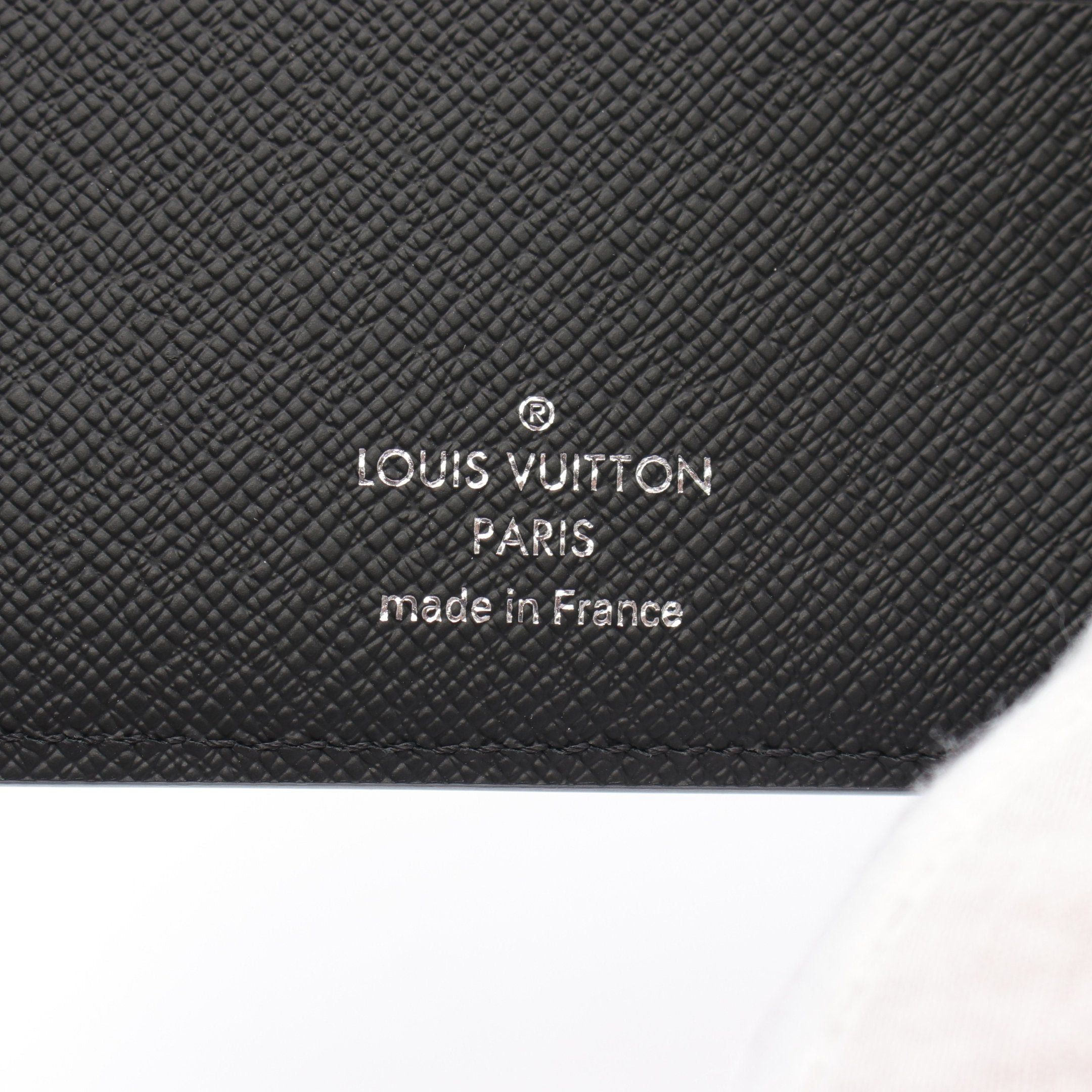 Louis Vuitton Louis Vuitton Portefeuil Multiple Taiga Bi-Fold Wallet Leather Black Size ONE SIZE - 4 Thumbnail