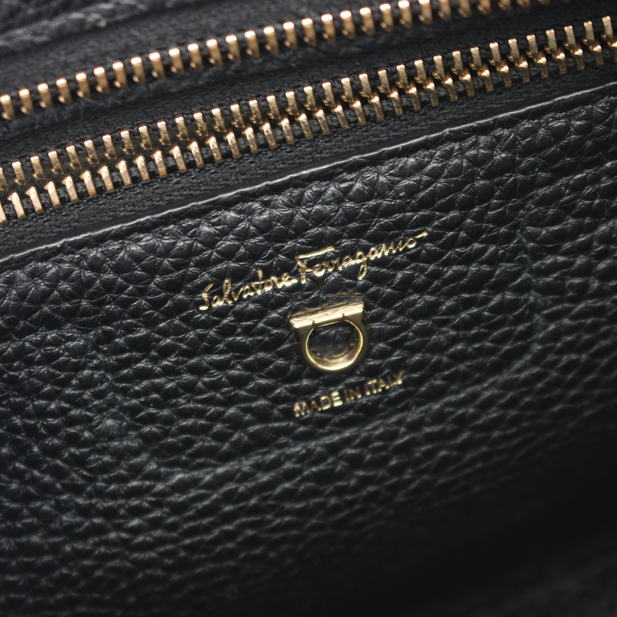 Salvatore Ferragamo Salvatore Ferragamo Amy Gancini Handbag Leather Black Size ONE SIZE - 4 Thumbnail