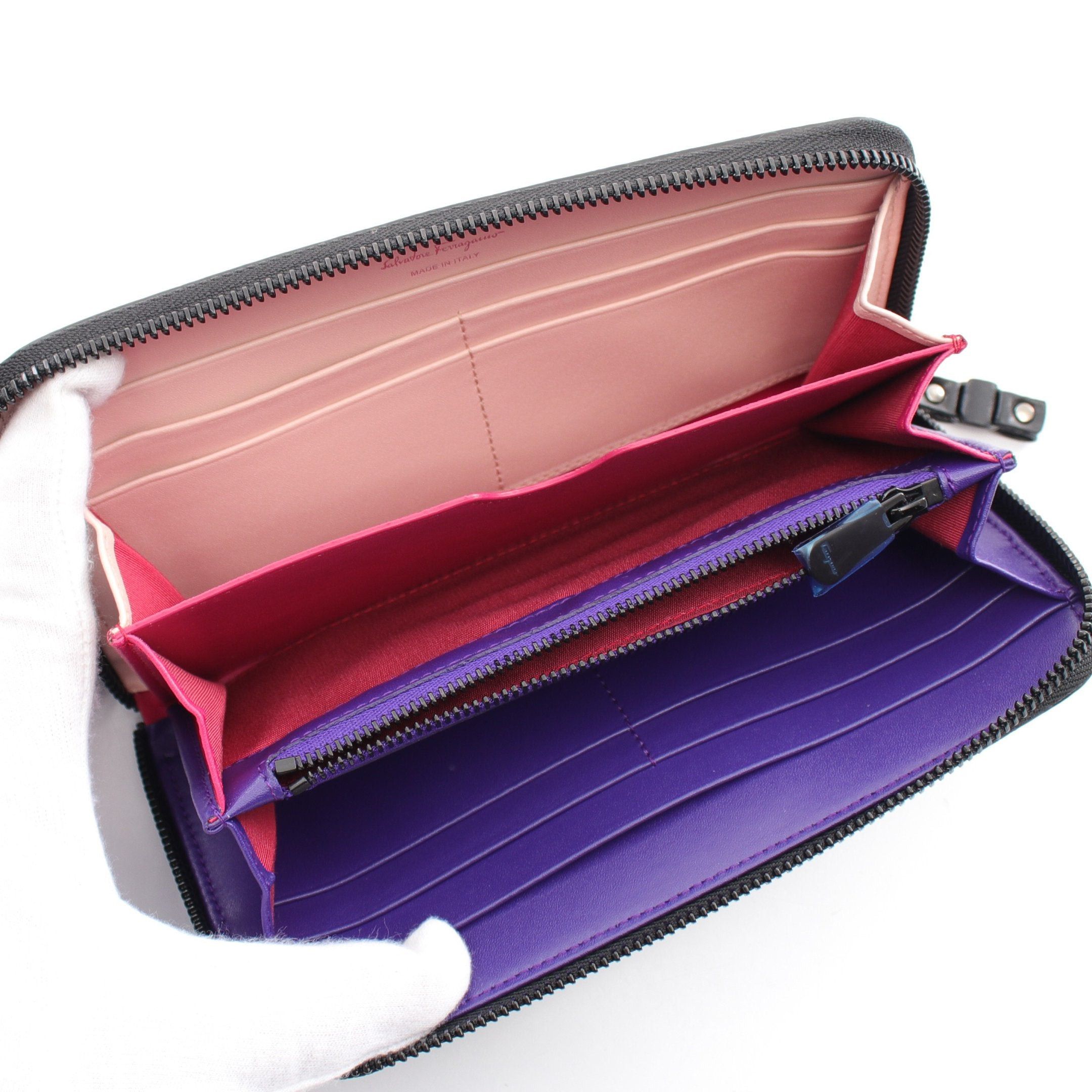 Salvatore Ferragamo Salvatore Ferragamo Vara Ribbon Round Zipper Long Wallet Leather Black Size ONE SIZE - 3 Thumbnail