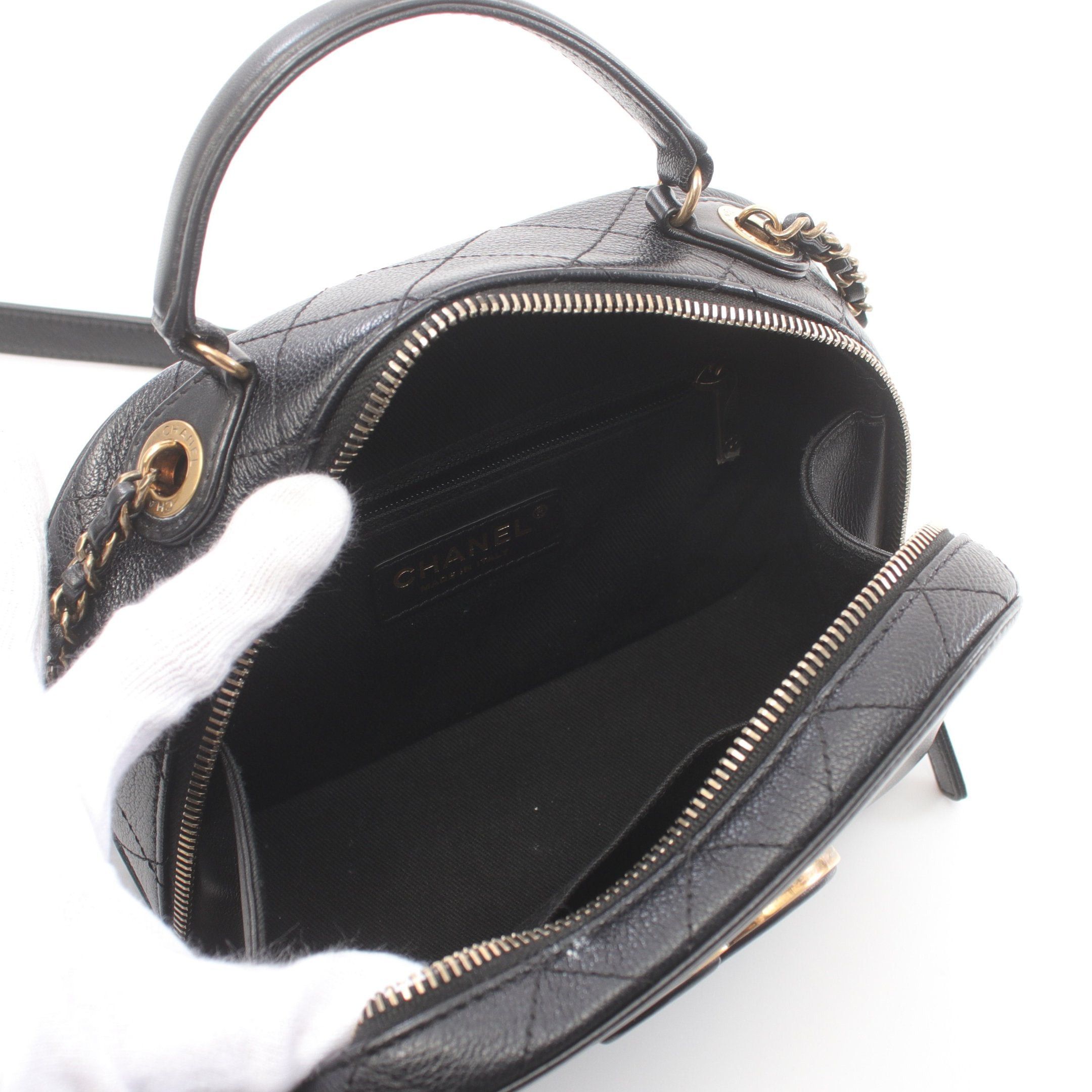 Chanel Chanel Matelasse Camera Bag Chain Shoulder Leather Black Gold Hardware Size ONE SIZE - 3 Thumbnail