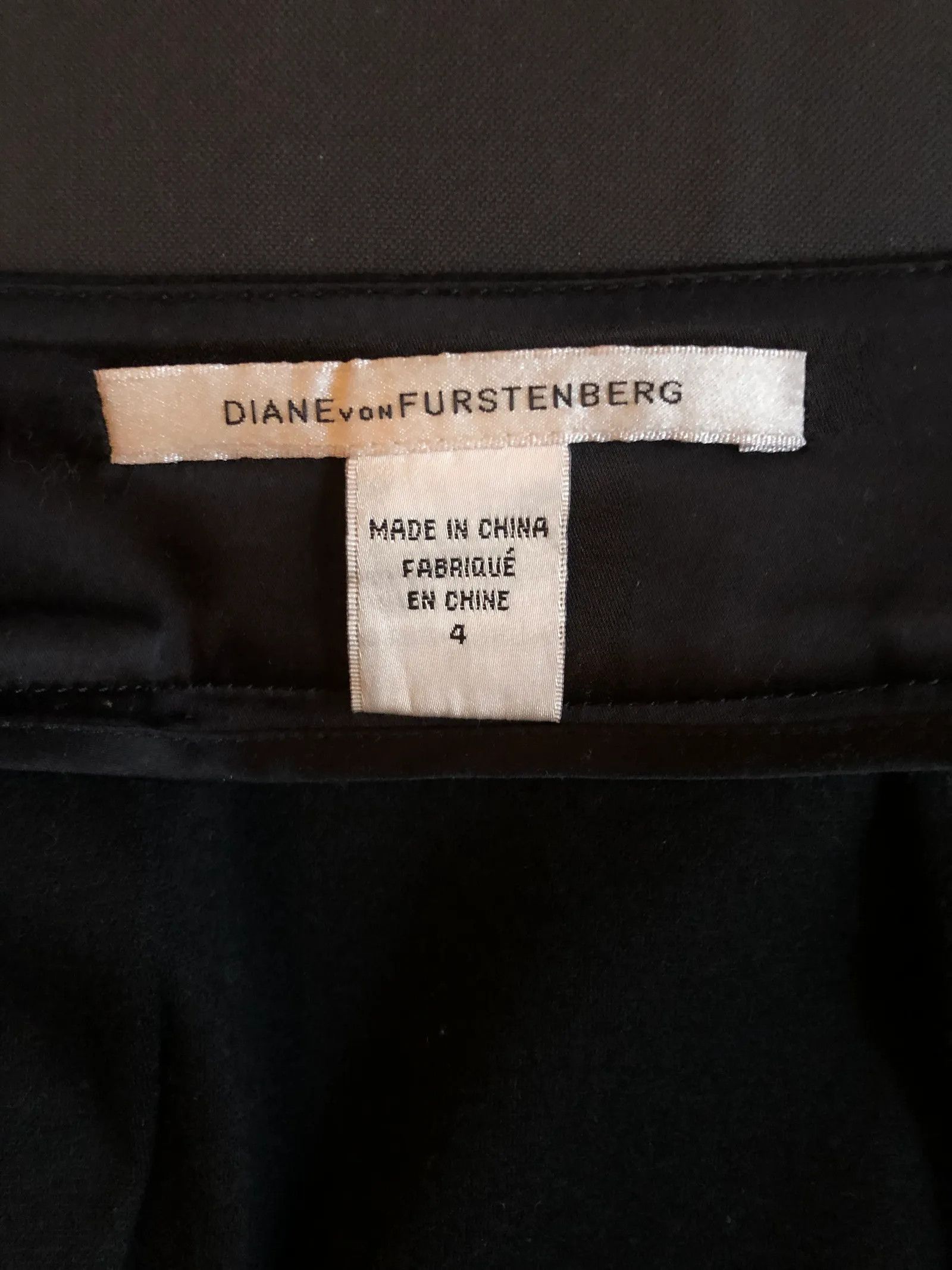 Diane von Furstenberg Diane von Furstenberg Skirt Size 26" / US 2 / IT 38 - 2 Thumbnail