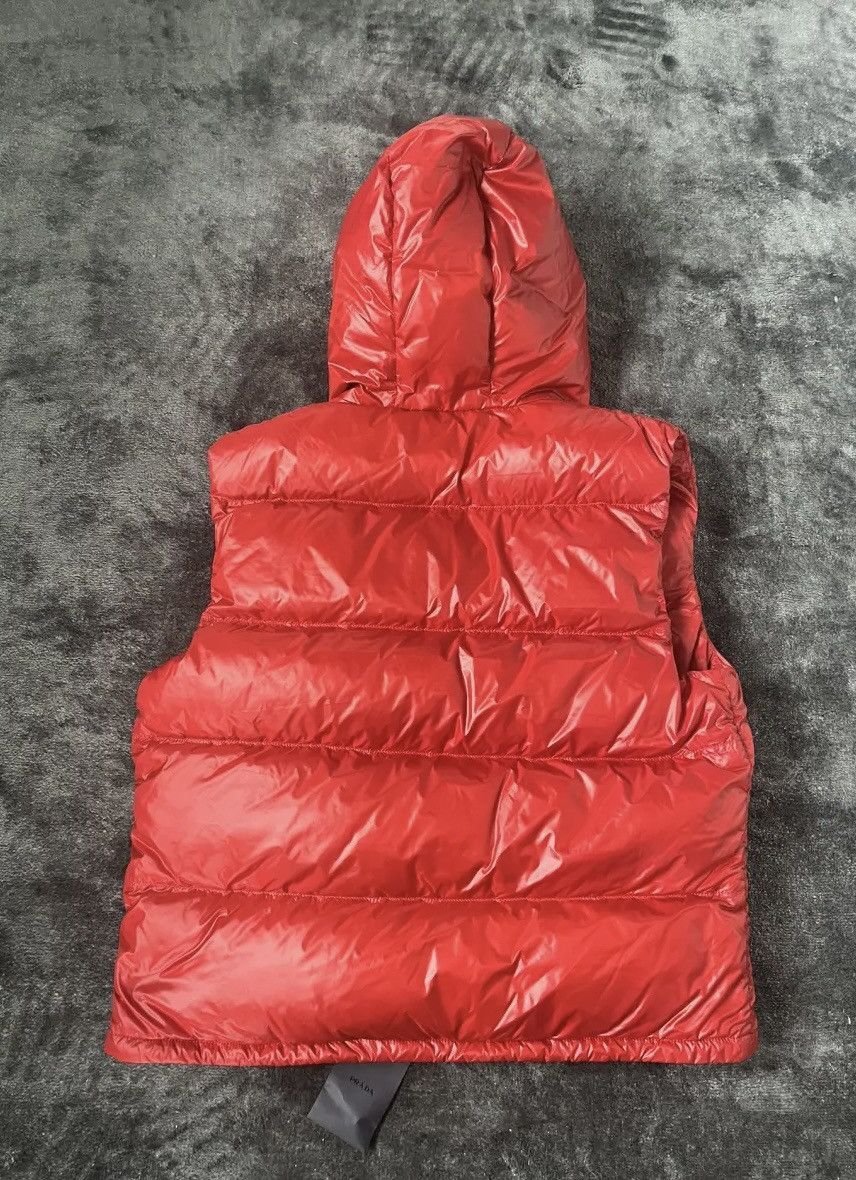 Prada Prada Logo Padded Vest in Red Size US L / EU 52-54 / 3 - 3 Thumbnail
