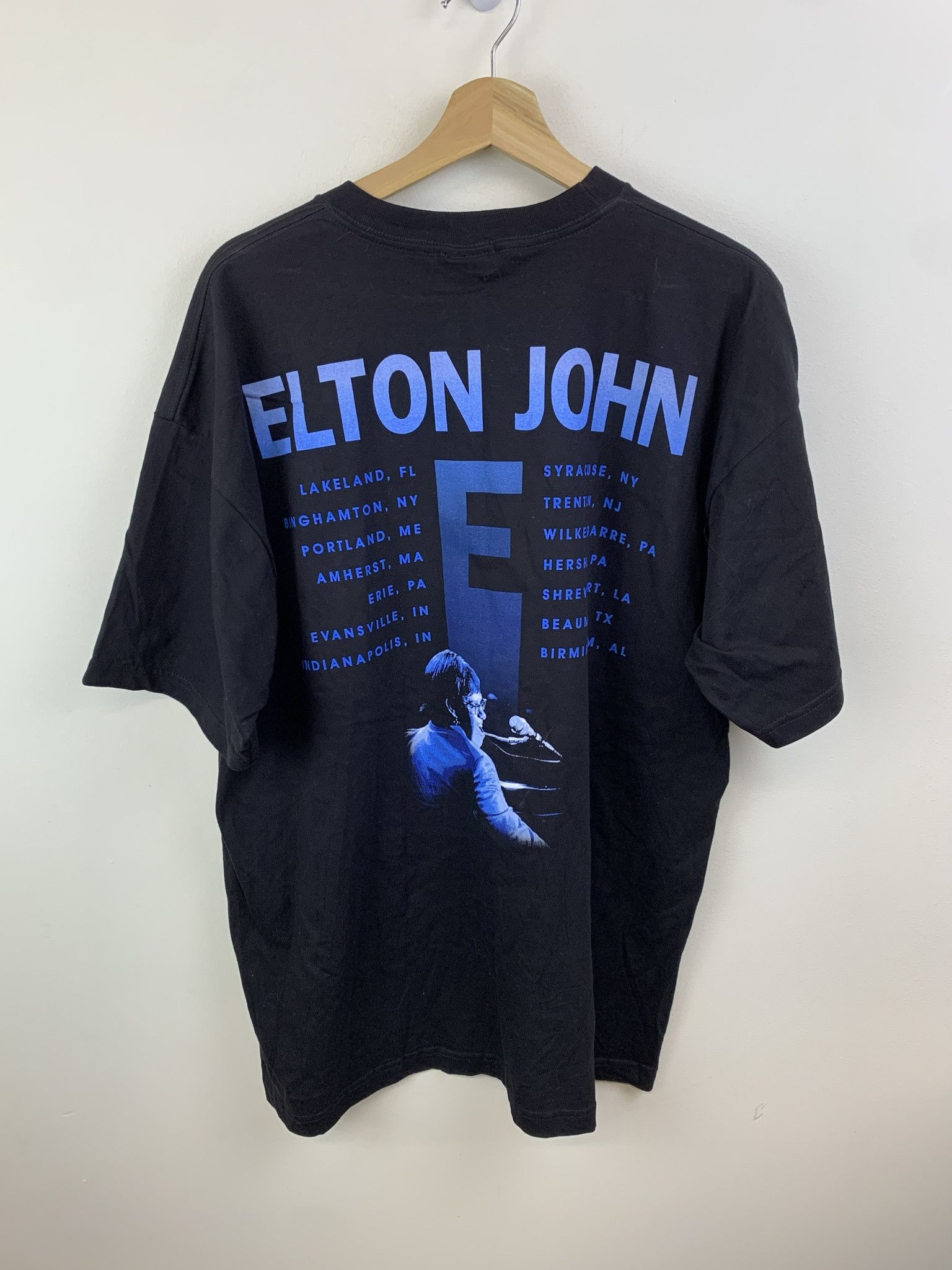 Other Vintage 1990s Elton John 1999 Tour Tee Size XL Size US XL / EU 56 / 4 - 3 Thumbnail