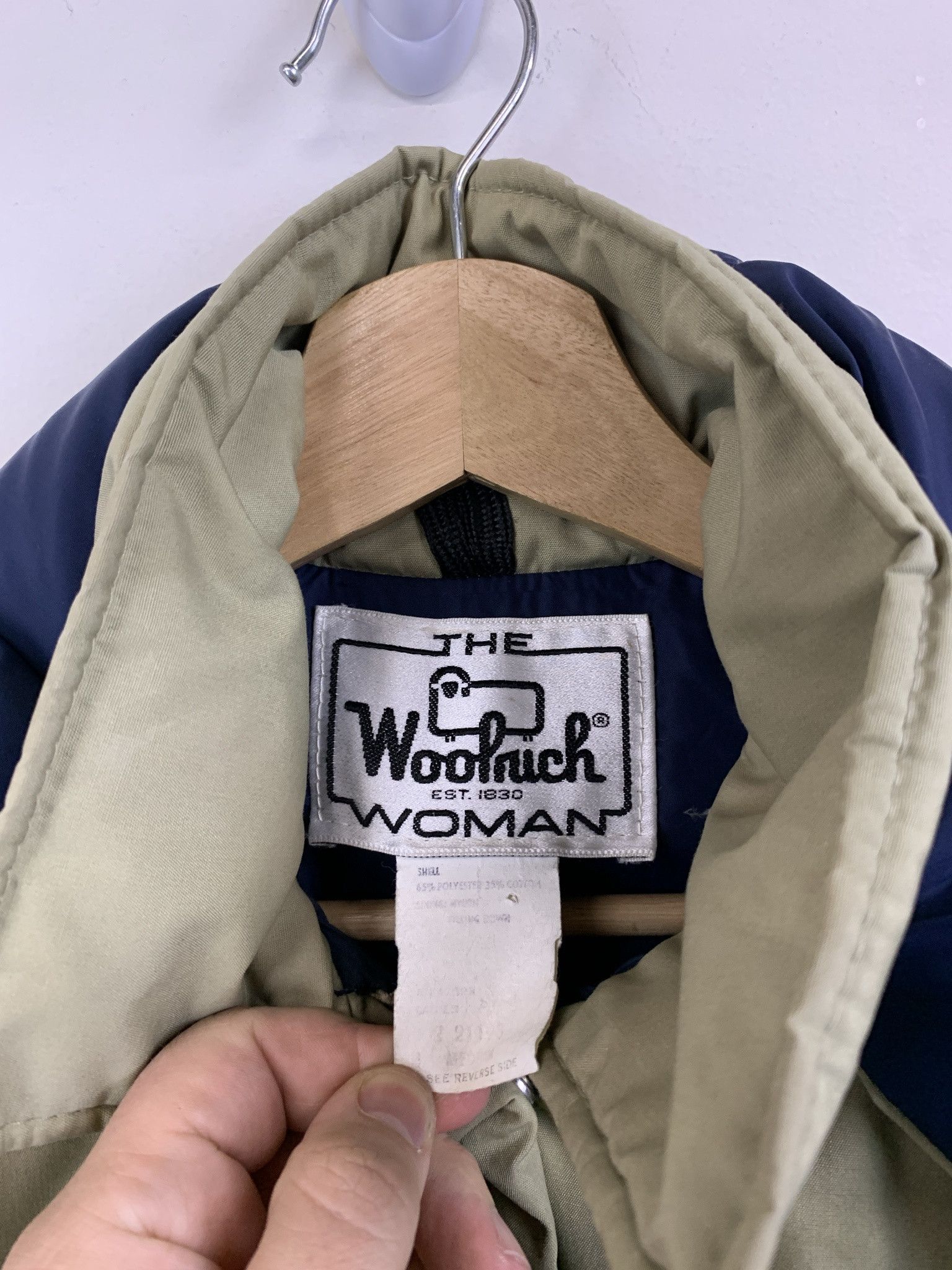 Vintage Vintage 1990s Woolrich Removable Hood Tan Puffer Parka Size S Size US S / EU 44-46 / 1 - 3 Thumbnail