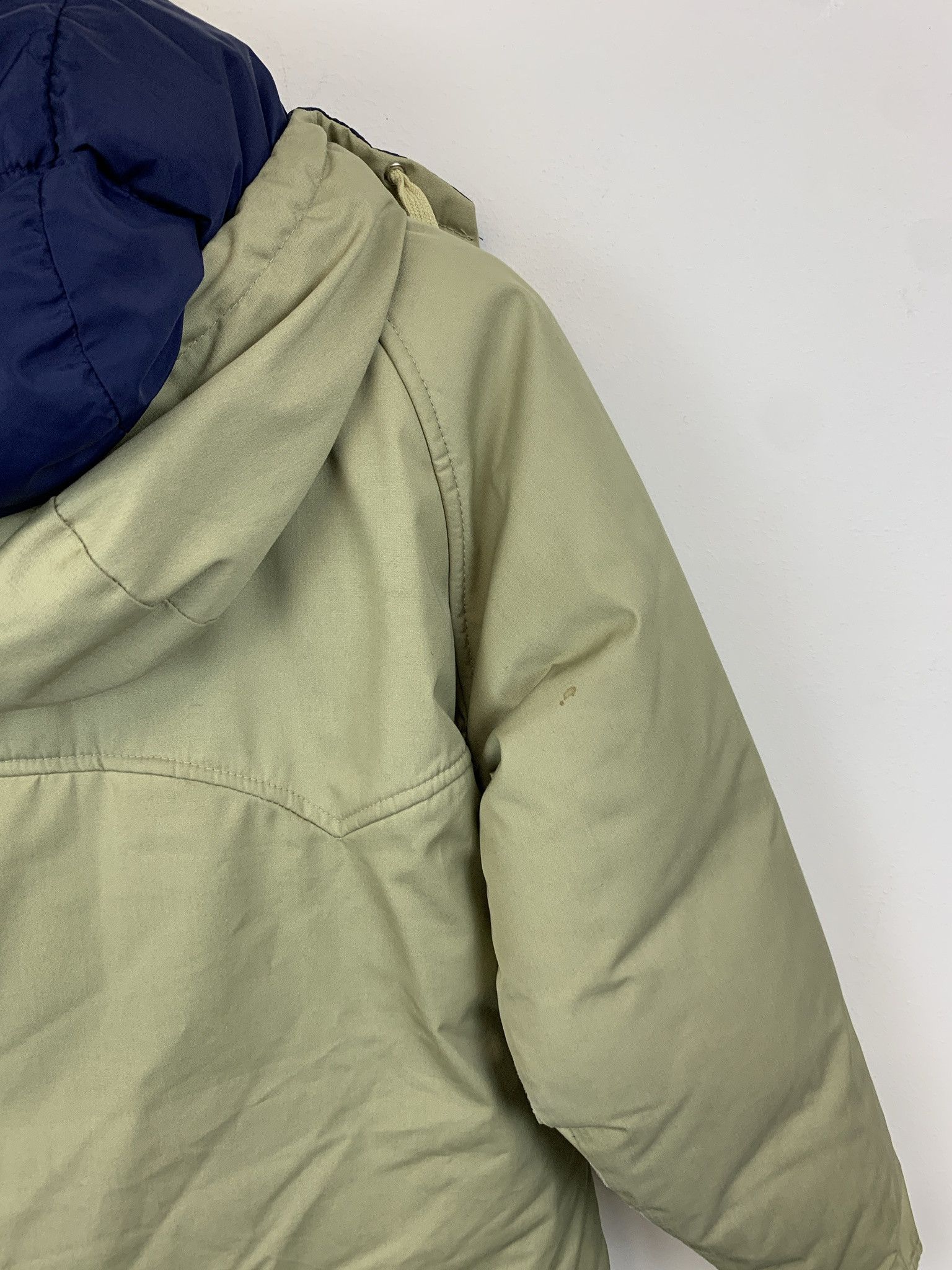 Vintage Vintage 1990s Woolrich Removable Hood Tan Puffer Parka Size S Size US S / EU 44-46 / 1 - 5 Thumbnail