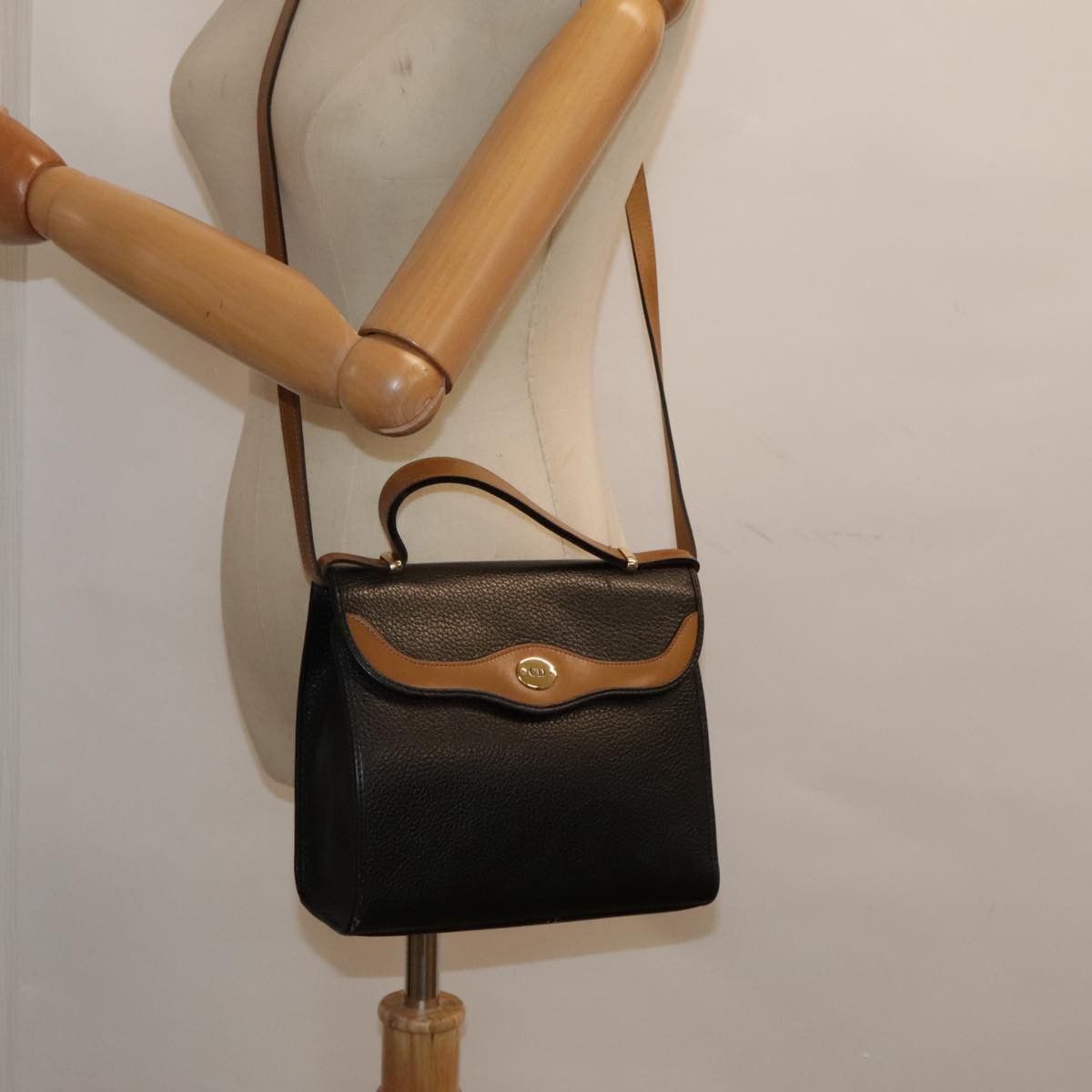 Dior Black Leather Handbag (Pre-Owned) Size ONE SIZE - 13 Thumbnail