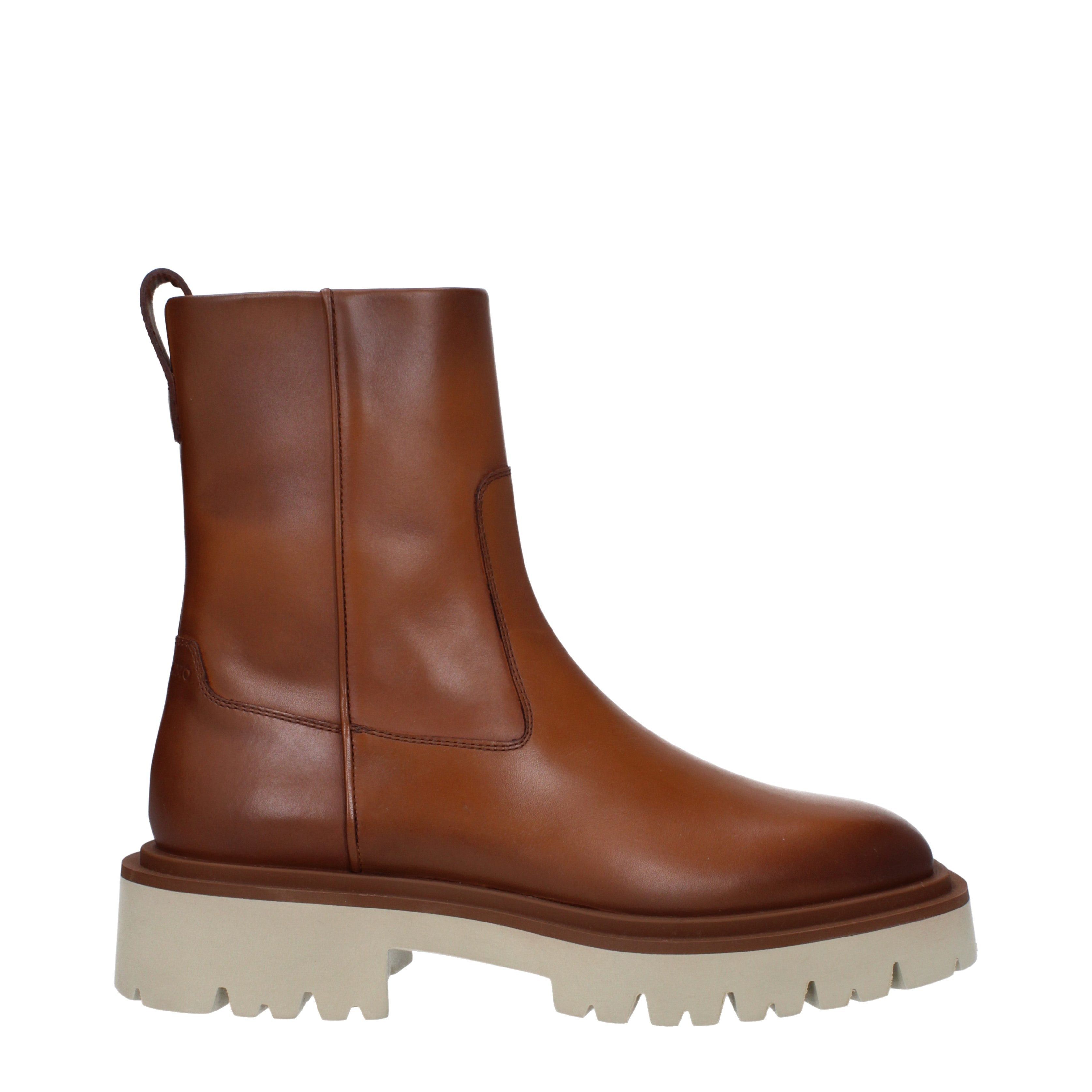 Salvatore Ferragamo Men's Boots in Leather Size US 7.5 / EU 40-41 - 2 Thumbnail