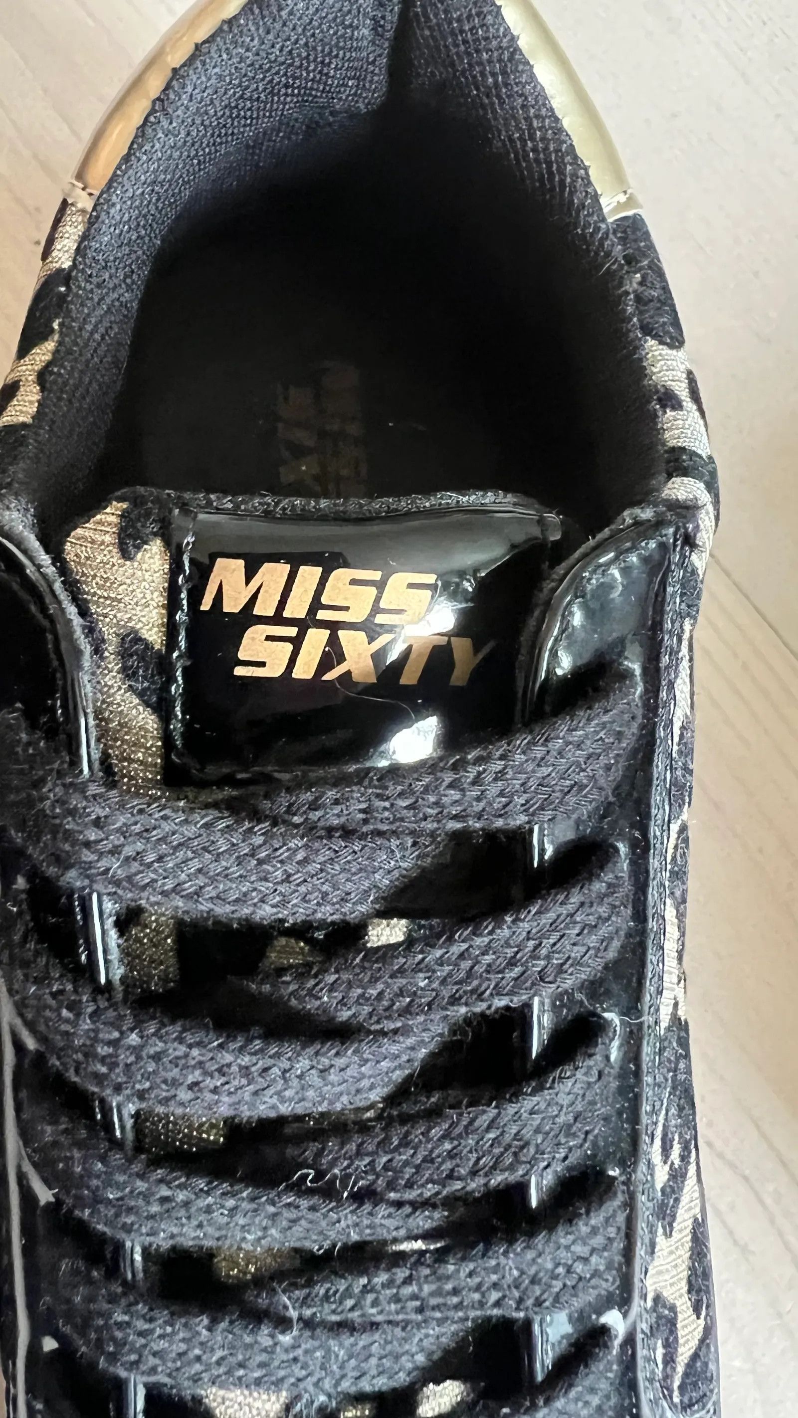 Miss Sixty Miss Sixty Sneakers Size US 9 / IT 39 - 2 Thumbnail
