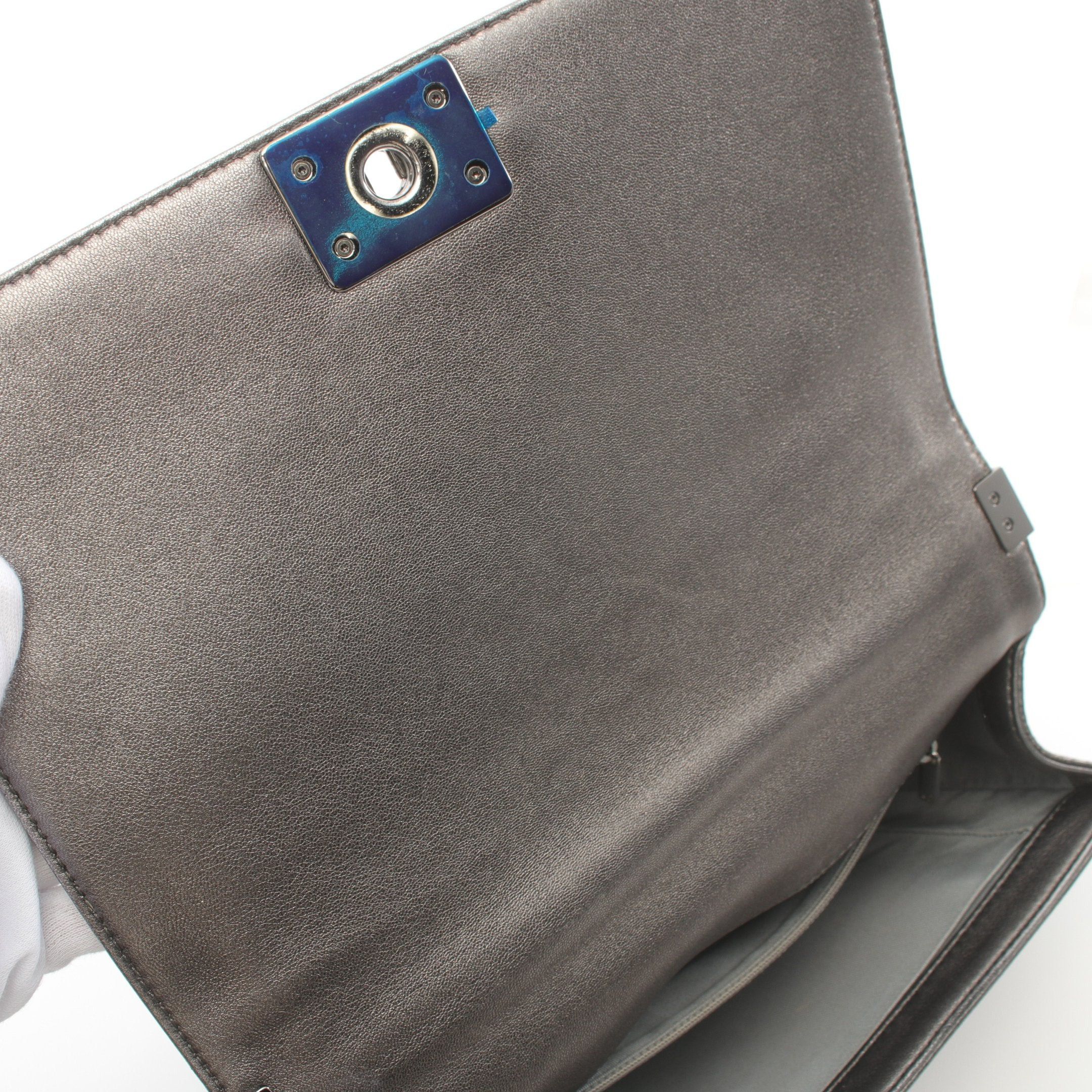 Chanel Chanel Boy Chanel Chain Shoulder Bag Leather Silver Hardware Size ONE SIZE - 6 Thumbnail