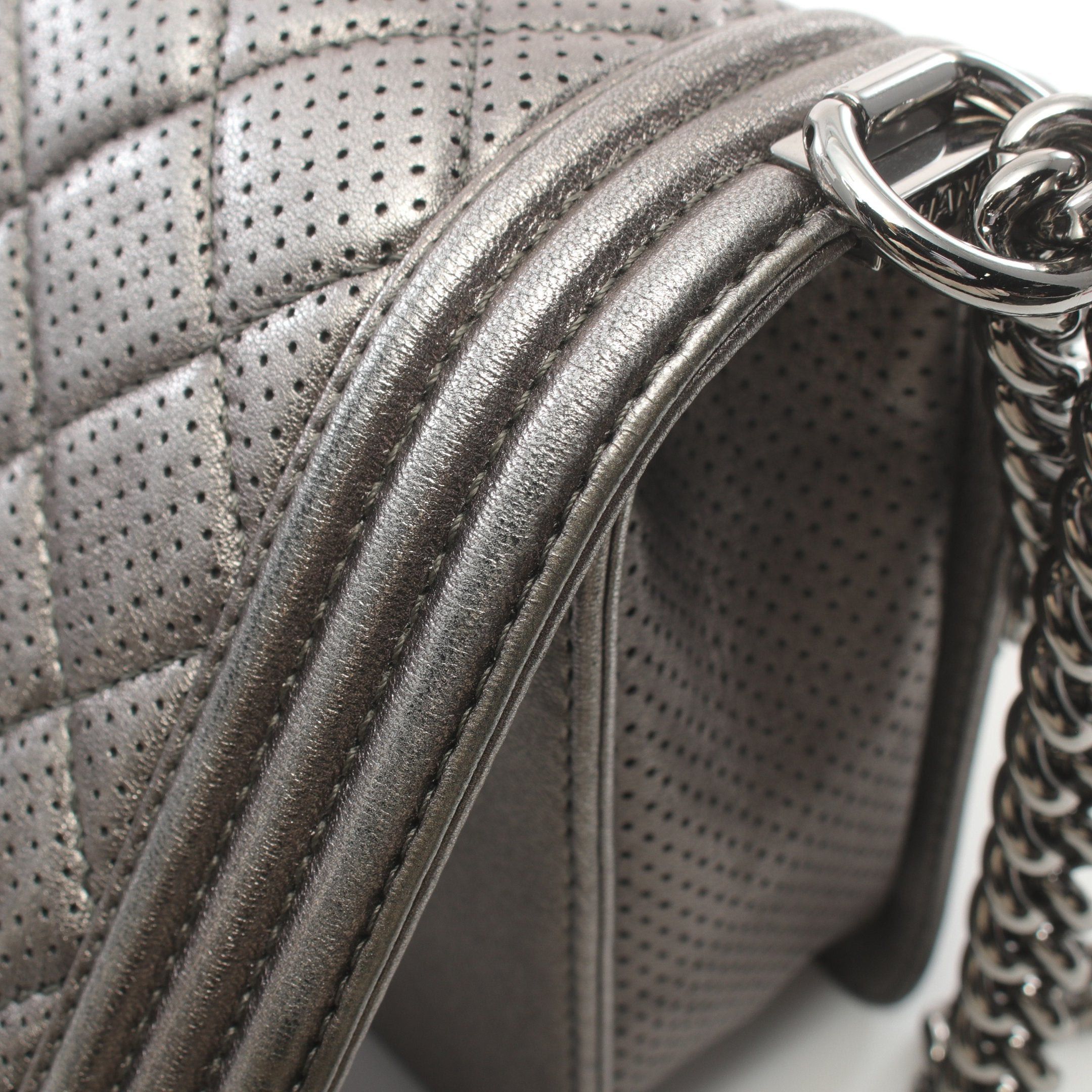 Chanel Chanel Boy Chanel Chain Shoulder Bag Leather Silver Hardware Size ONE SIZE - 8 Thumbnail