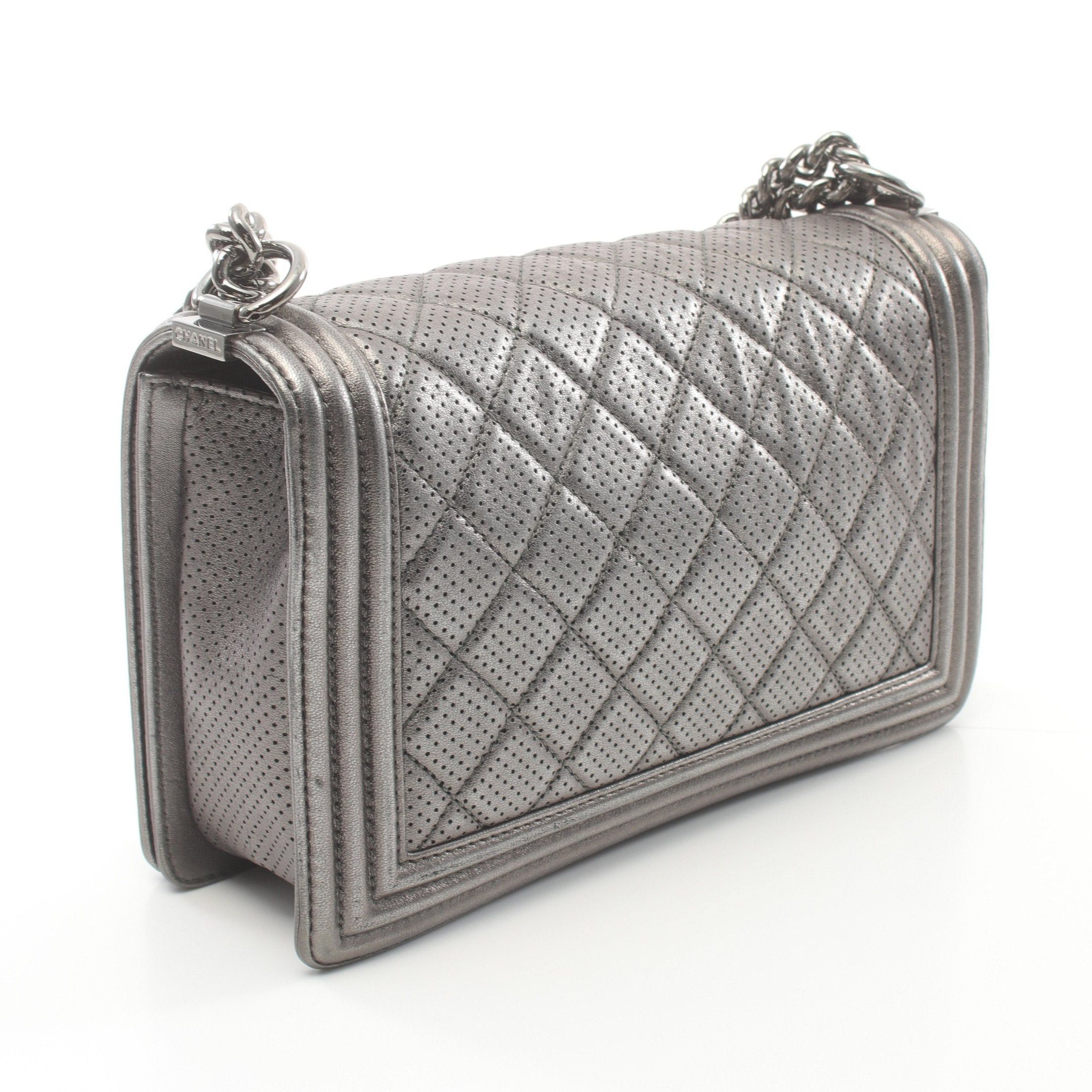 Chanel Chanel Boy Chanel Chain Shoulder Bag Leather Silver Hardware Size ONE SIZE - 2 Thumbnail