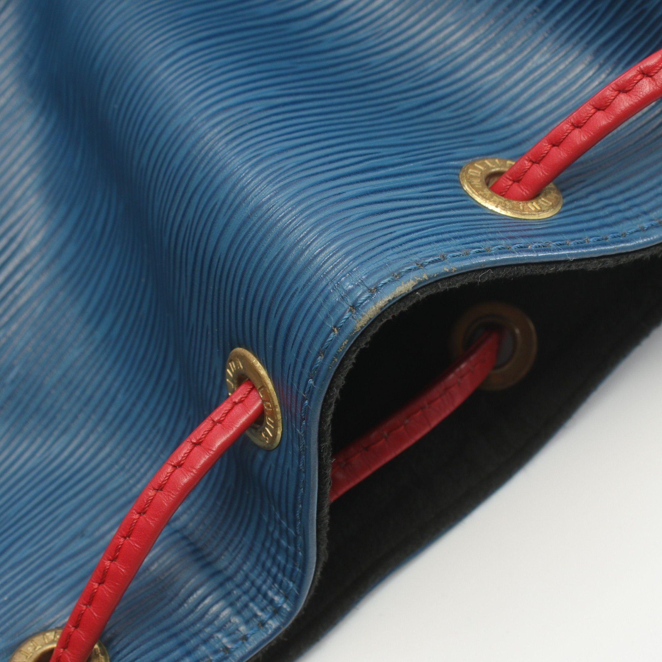 Louis Vuitton Louis Vuitton Noe Epi Toledo Blue Castilian Red Borneo Green Shoulder Bag Leather Size ONE SIZE - 10 Thumbnail