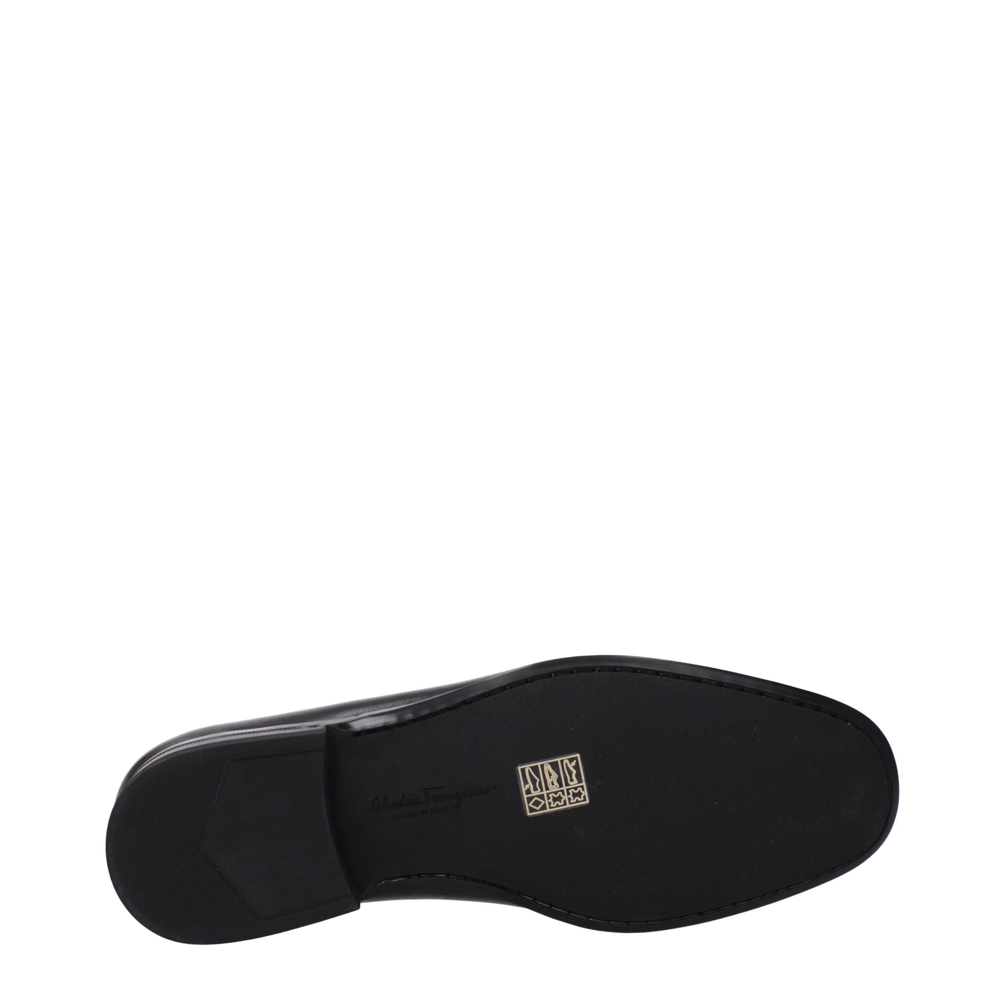 Salvatore Ferragamo Men's Loafers in Leather Size US 5.5 / EU 38 - 7 Thumbnail
