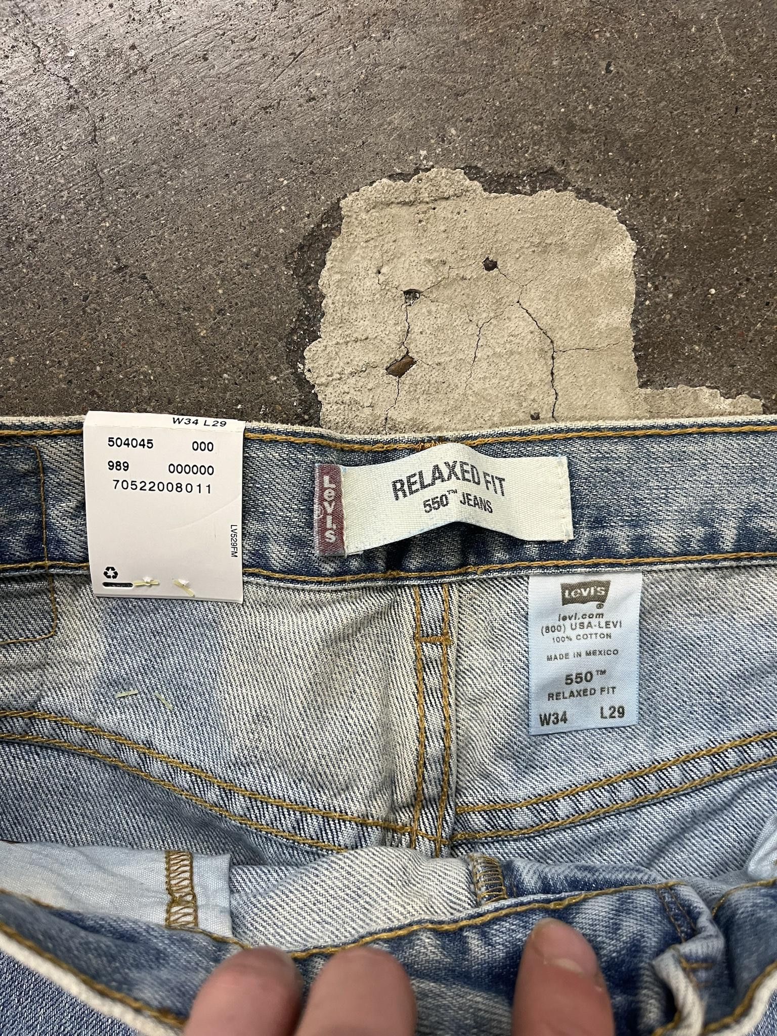 Vintage NWT Levis Relaxed Fit 550 Faded Jeans Size US 34 / EU 50 - 2 Thumbnail