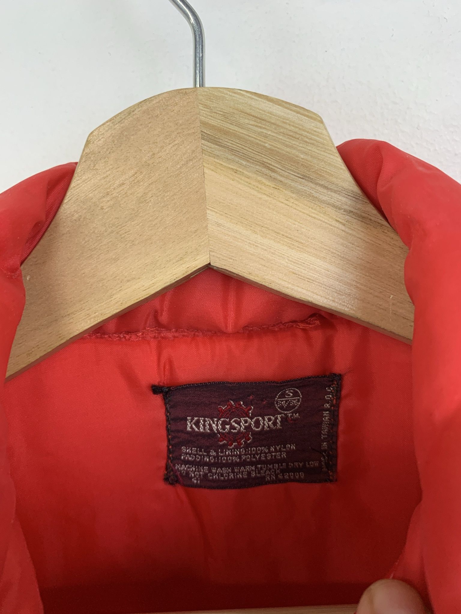 Other Vintage Vest 1980s Kingsport Red Zip Puffer Vest Size S Size US S / EU 44-46 / 1 - 2 Thumbnail